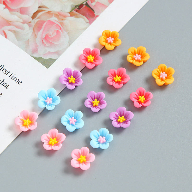 FS1021- 8MM Mixed Color Resin Flower Nail Charms For Making Fancy Beads Or Fancy Pen