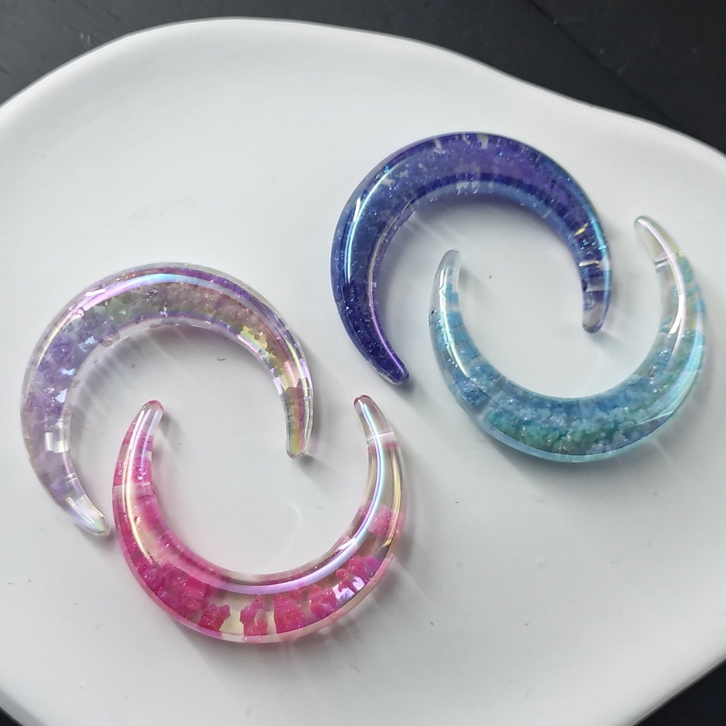 FS1305- Random Mixed Color Glowing Cloud Moon Beads