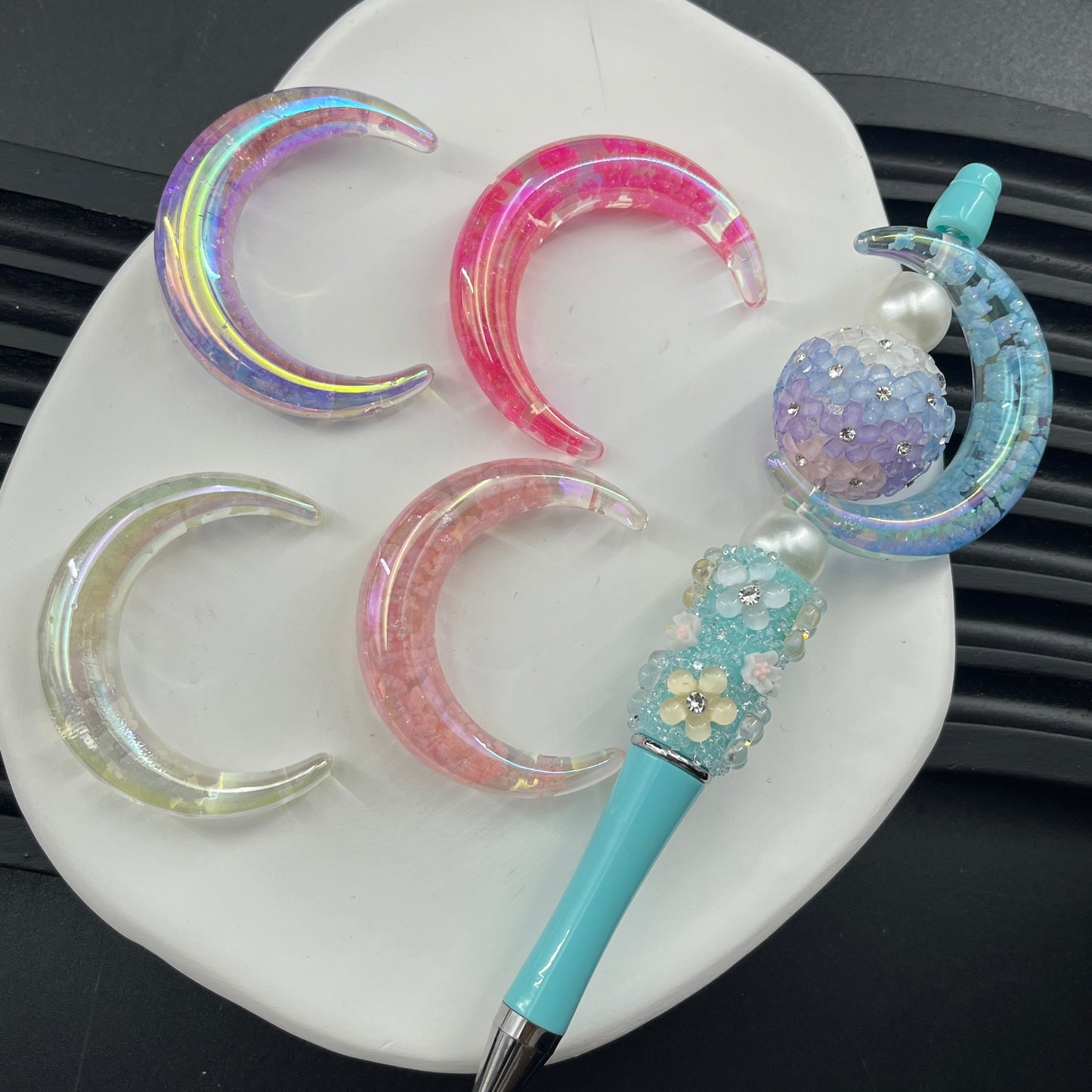 FS1305- Random Mixed Color Glowing Cloud Moon Beads