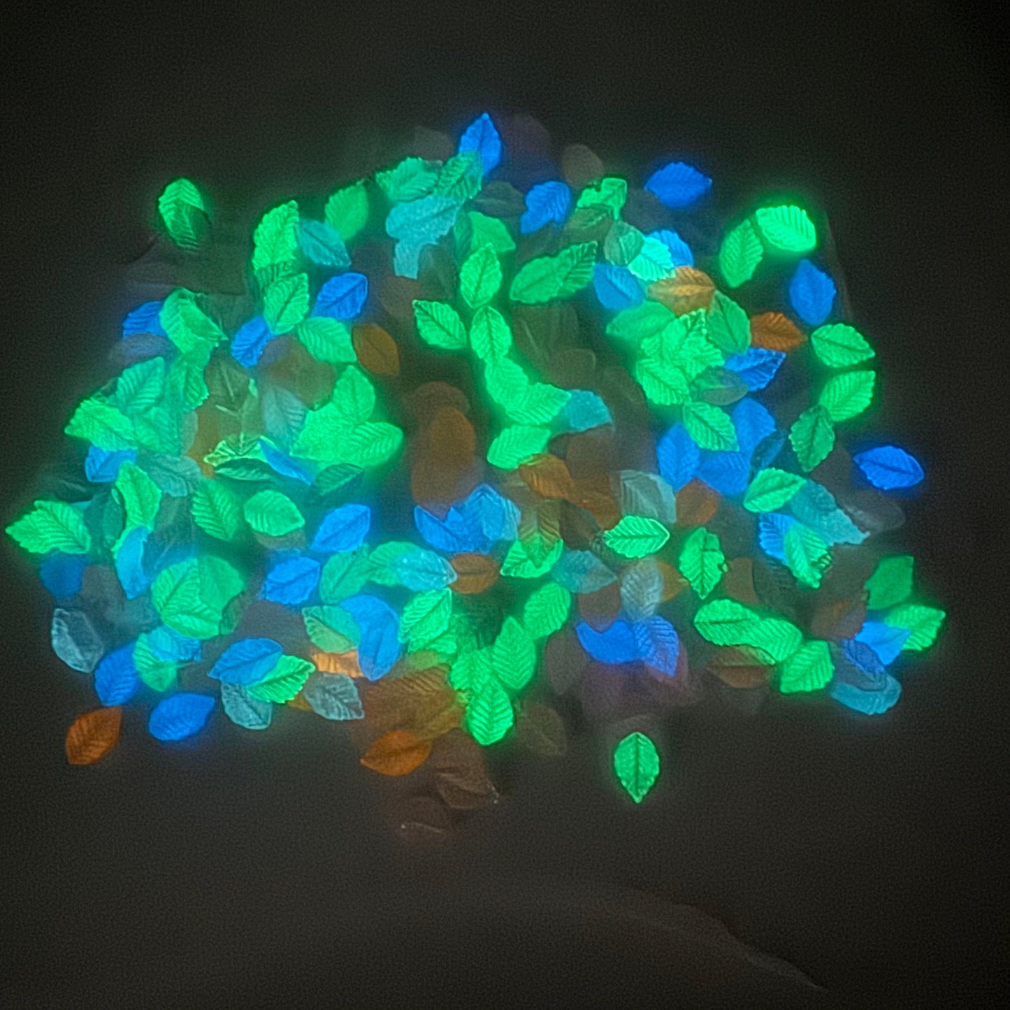 FS1358-Mixed Color Clear Glowing Leaves Resin Nail Charms For Making Fancy Bead Or Fancy Pen