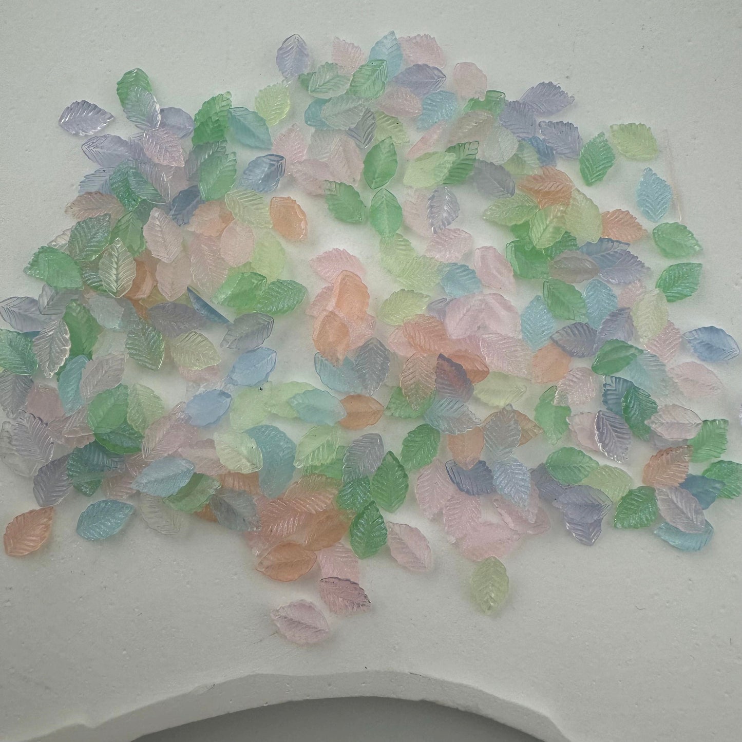FS1358-Mixed Color Clear Glowing Leaves Resin Nail Charms For Making Fancy Bead Or Fancy Pen