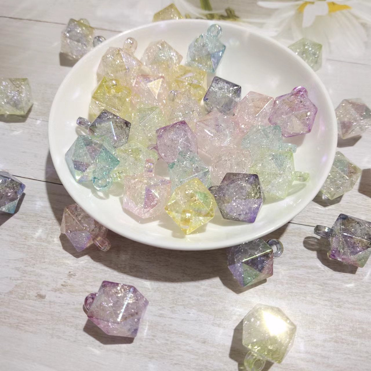 FS1601-16MM Rhombus Crack Dangle Charms Beads For Making Car Hangers