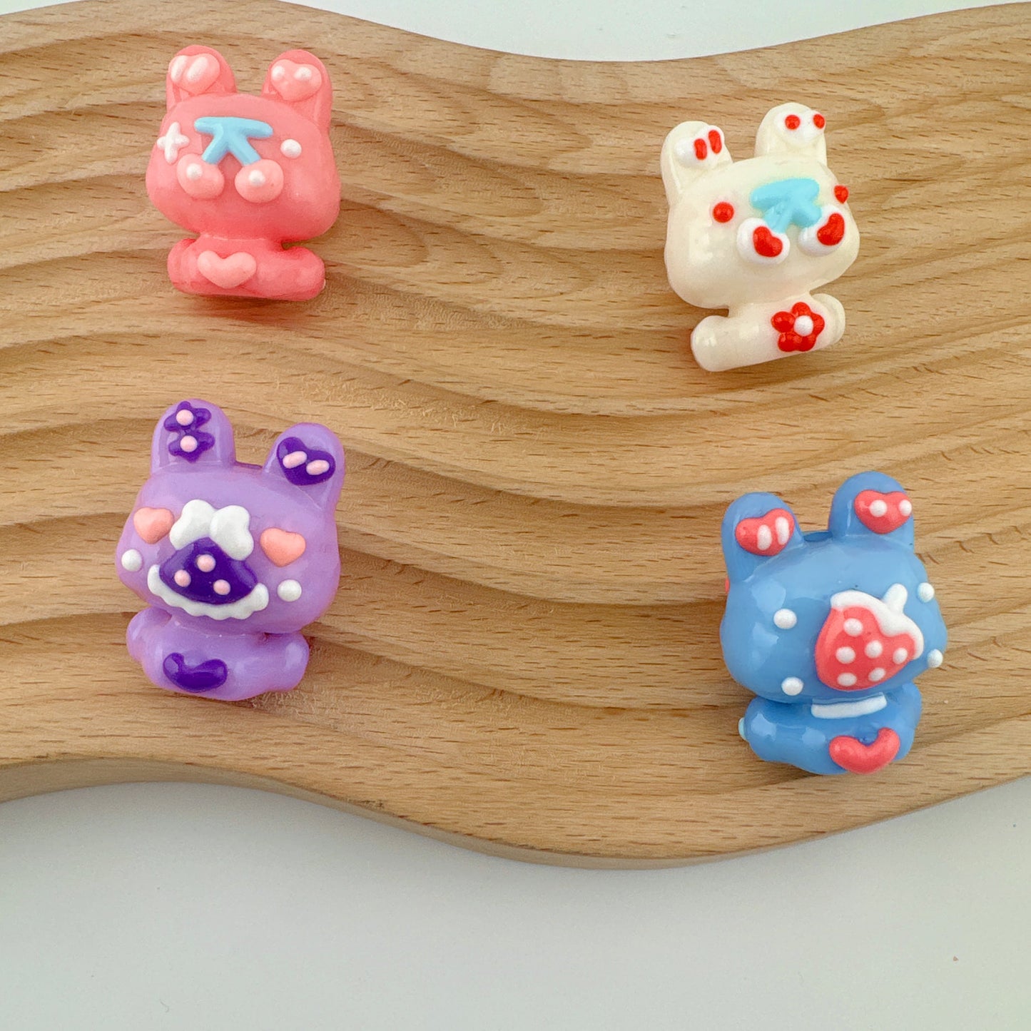 FS3046-Mixed Color Cute Doll Hand Painted Acrylic Beads Fit For Beadable Pens