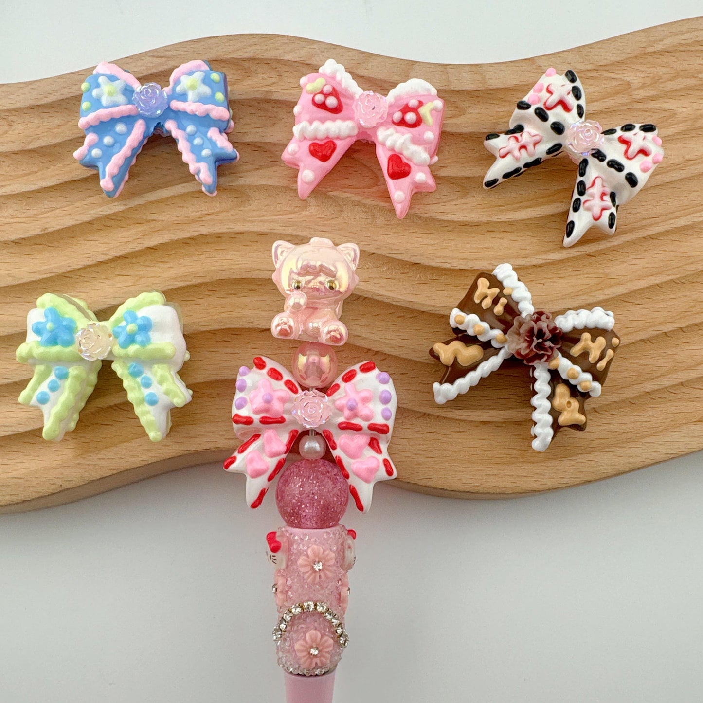 FS3040-7 Pieces Random Mixed Color Bow Hand Painted Acrylic Beads Fit For Beadable Pens