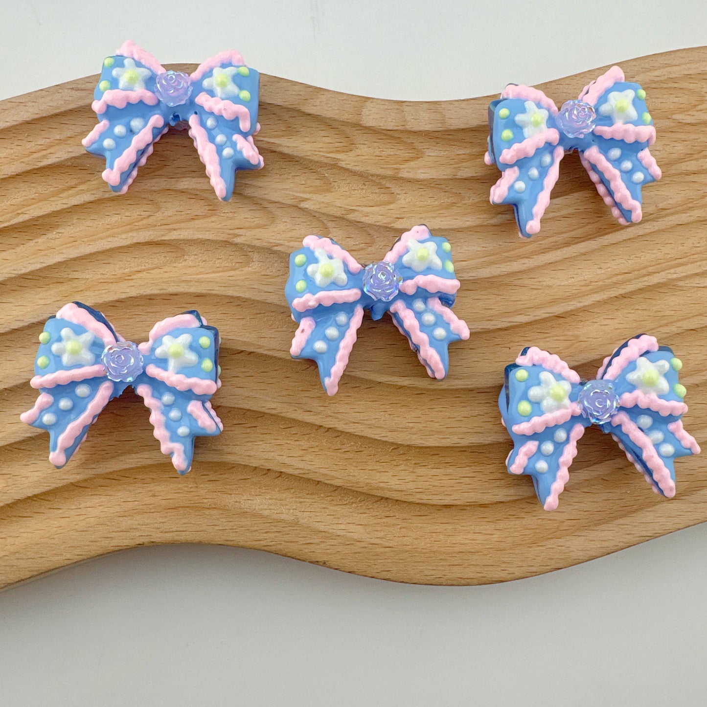FS3040-7 Pieces Random Mixed Color Bow Hand Painted Acrylic Beads Fit For Beadable Pens