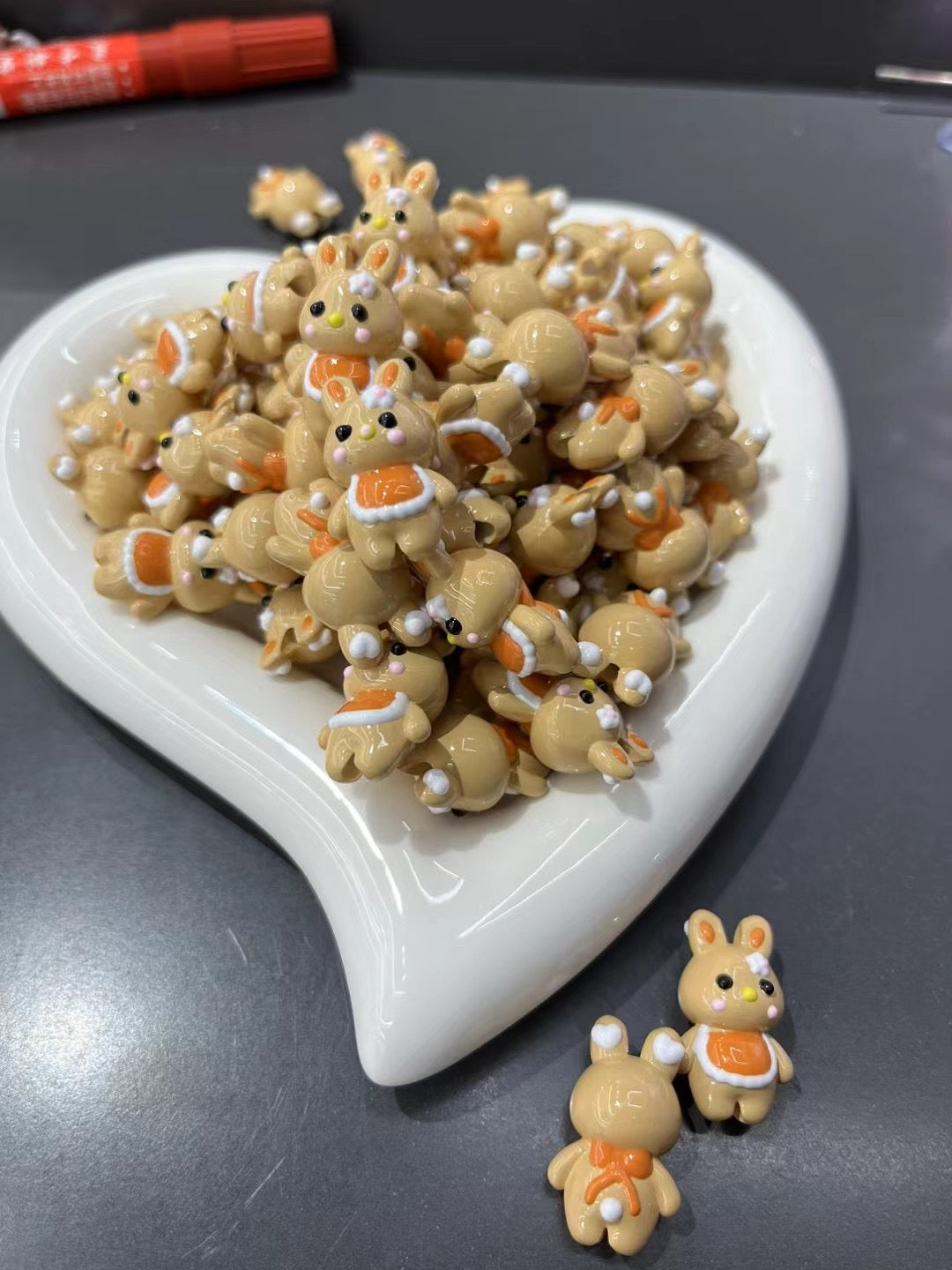 FS1985-25.5*16mm Rabbit Three - Dimensional Hand - Drawn Beads