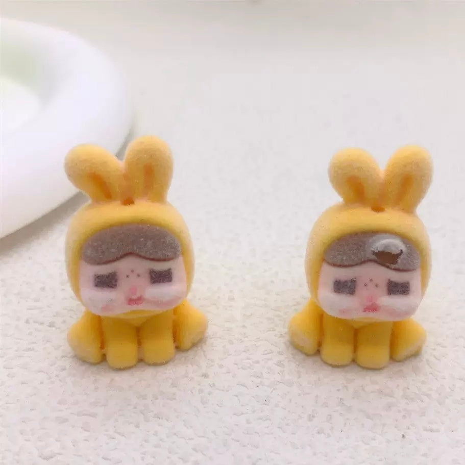 FS2923- 5 Pieces Flocked Cry Baby Rabbit Beads