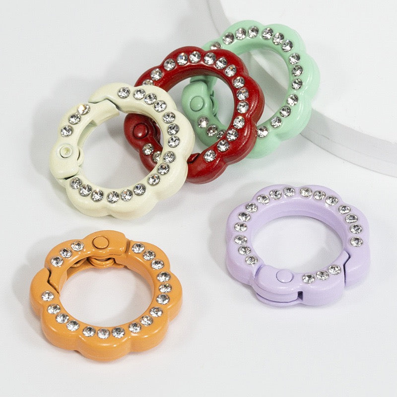 FS3007- 10 Pieces 21mm Flower Round Keyring with Diamonds Mixed Color