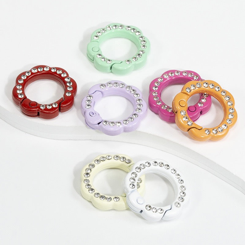 FS3007- 10 Pieces 21mm Flower Round Keyring with Diamonds Mixed Color