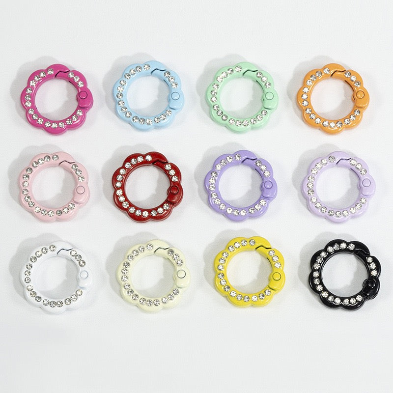 FS3007- 10 Pieces 21mm Flower Round Keyring with Diamonds Mixed Color