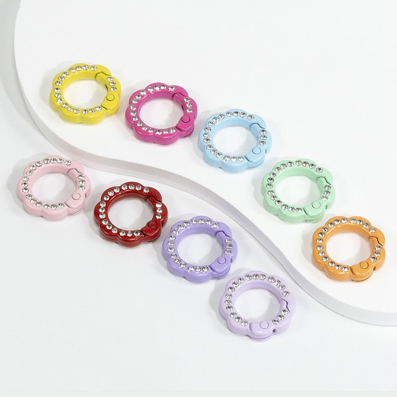 FS3007- 10 Pieces 21mm Flower Round Keyring with Diamonds Mixed Color
