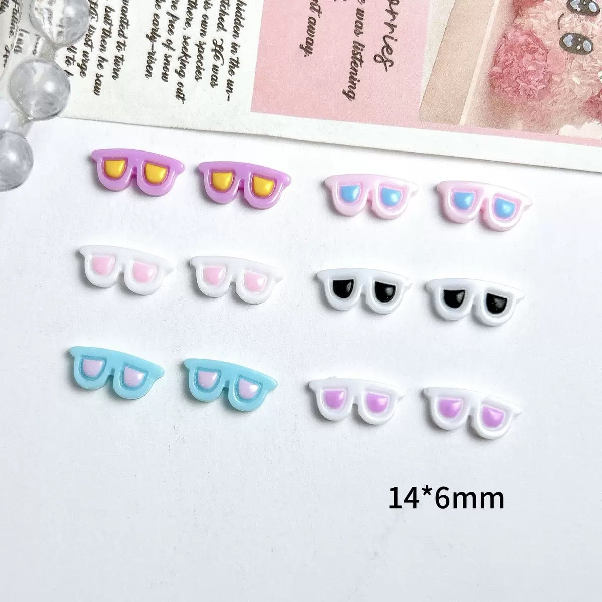 FS6472- Approximately 14×6mm Luminous Sunglasses Nail Charms(約14×6mm 光るサングラスネイルチャーム)