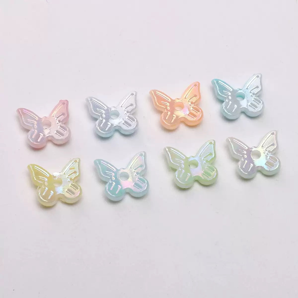 FS6471- Approximately 10×11mm Pearl Looking Butterfly With Hole Acrylic Beads (約10×11mmの真珠のような蝶の穴付きアクリルビーズ)