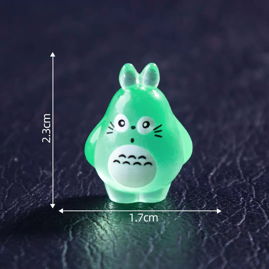 FS4538-Random Mixed Color Glowing Totoro Resin Pen Topper