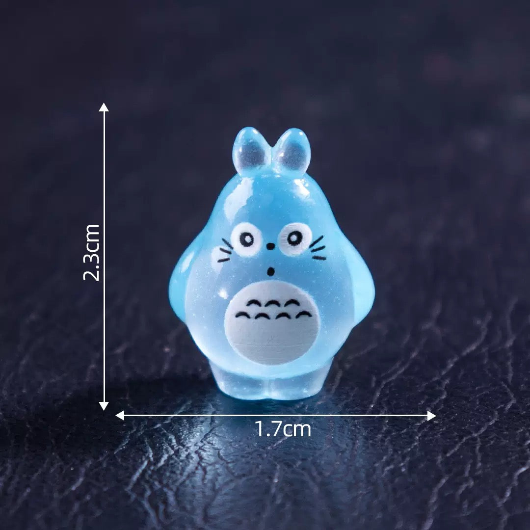 FS4538-Random Mixed Color Glowing Totoro Resin Pen Topper