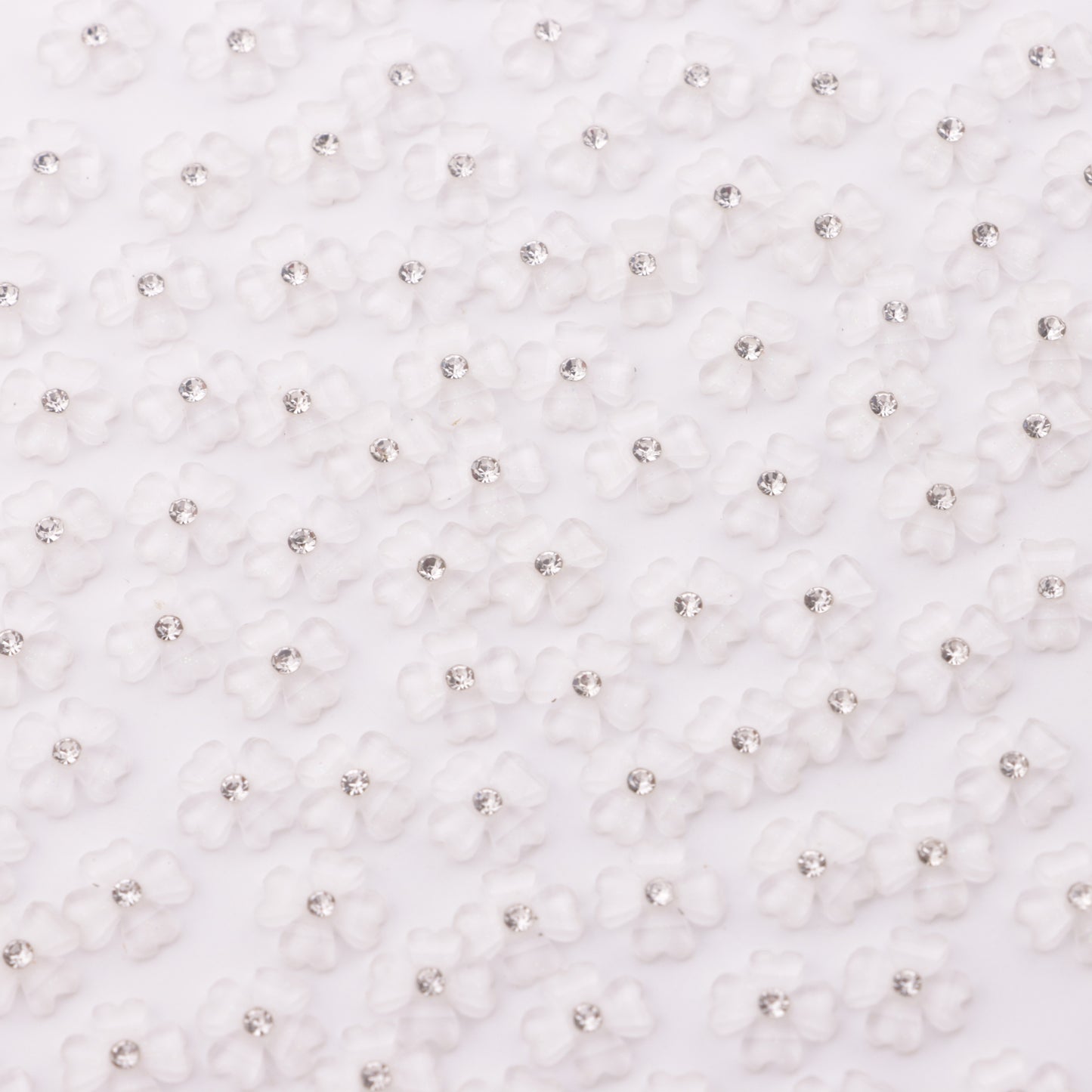 FS5711- 8.3mm Four-Petal Heart Flower Charms With Diamonds