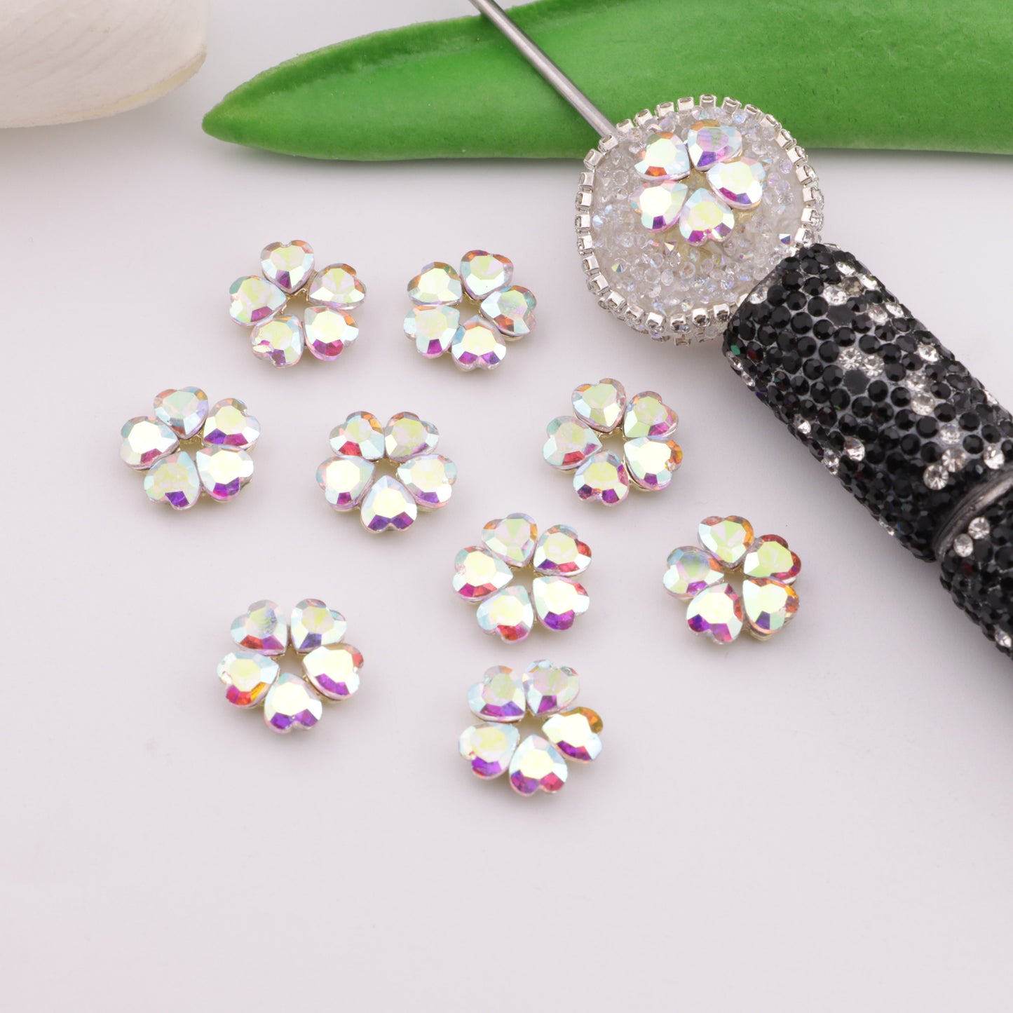 FS3994- 13*13mm Heart Flower Charms Five-Petal Heart-Shaped Flower Nail Stickers