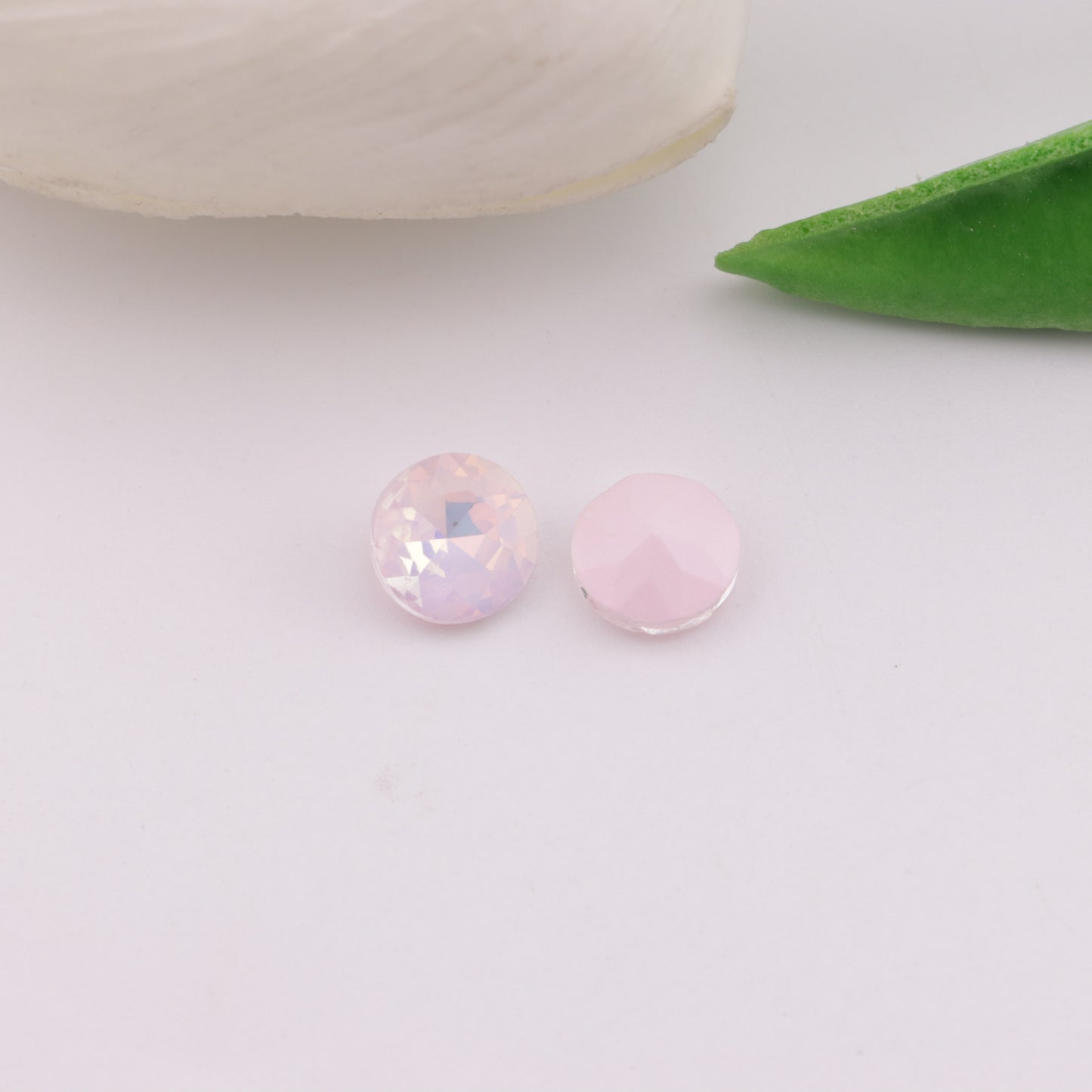 FS2864- 8mm Pink Pointed-Bottom Mocha Round Diamond