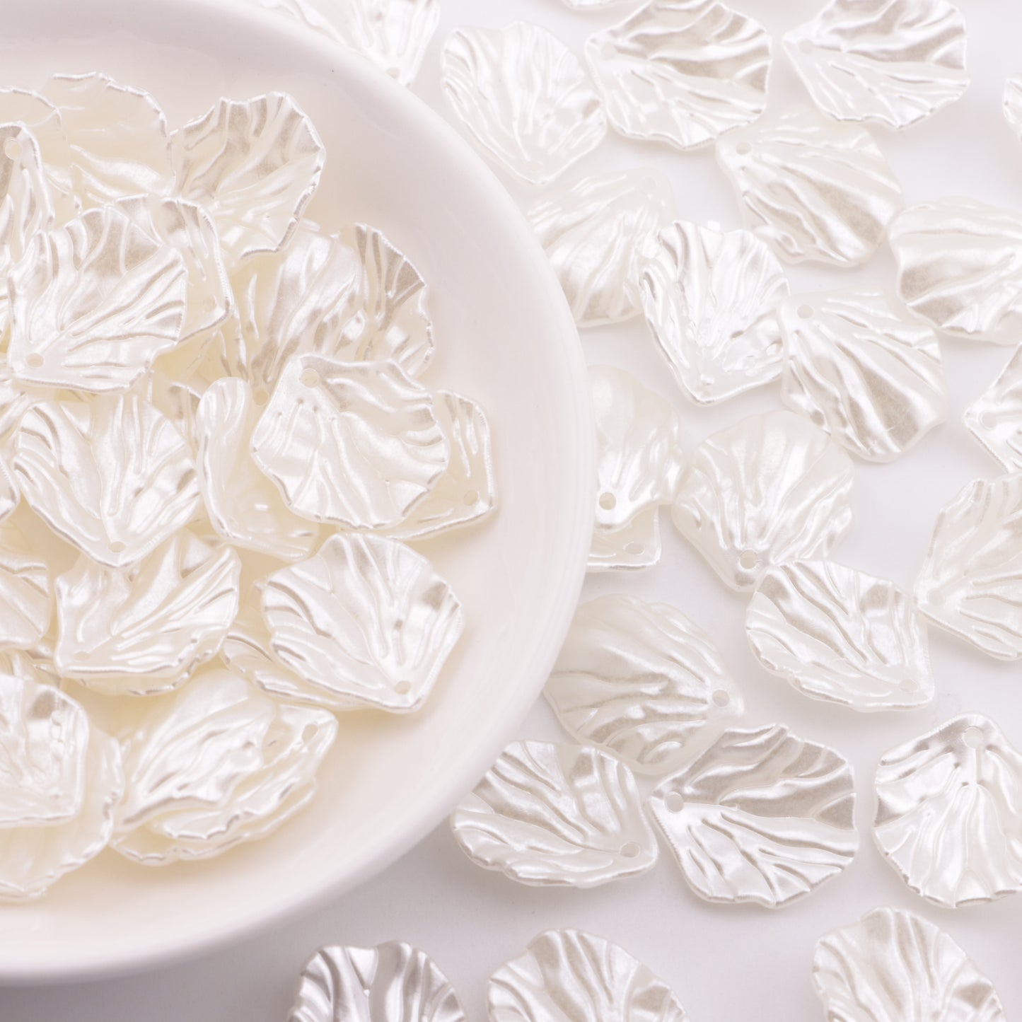 FS5816- 17*20mm Big Pearlescent Perforated Petals