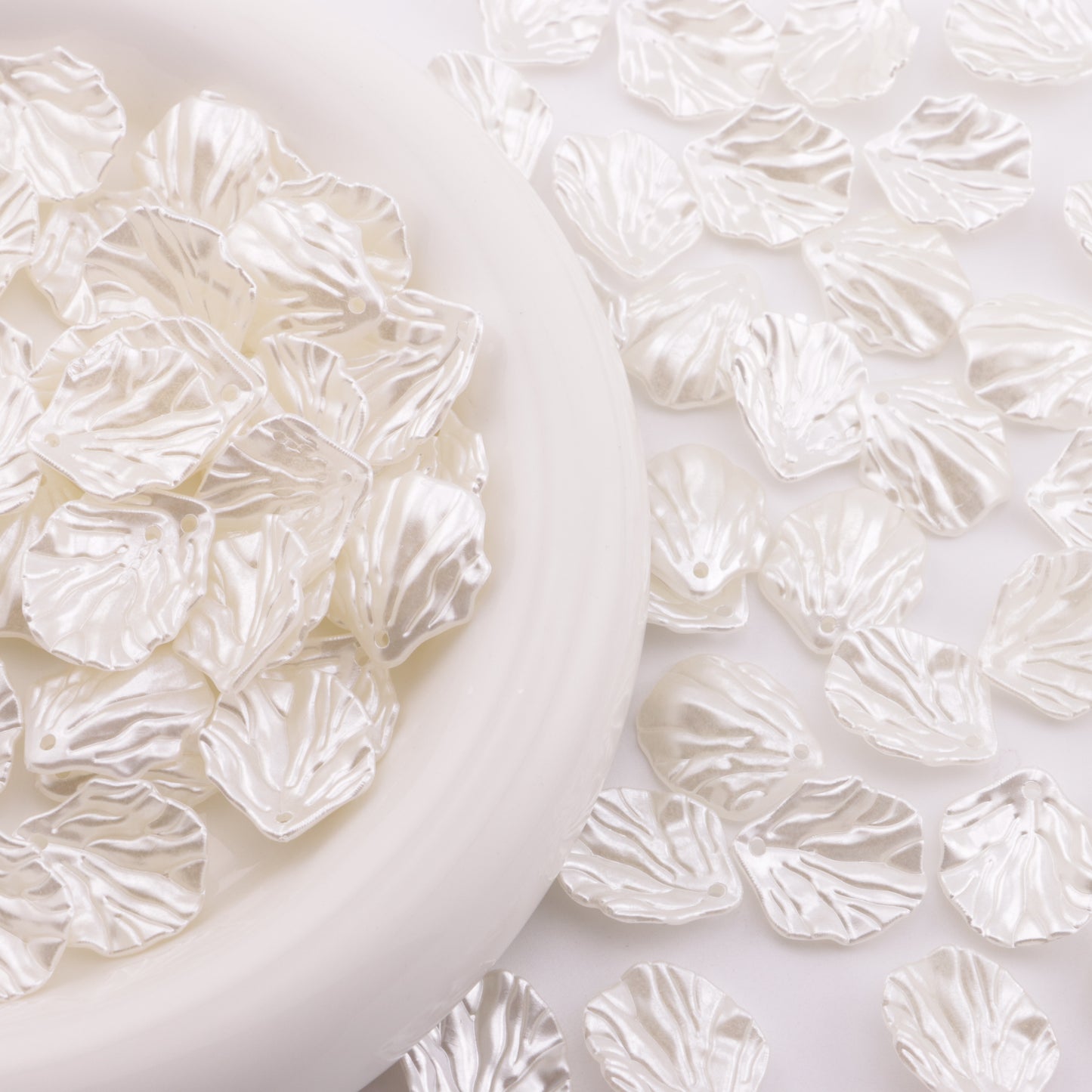 FS5816- 17*20mm Big Pearlescent Perforated Petals