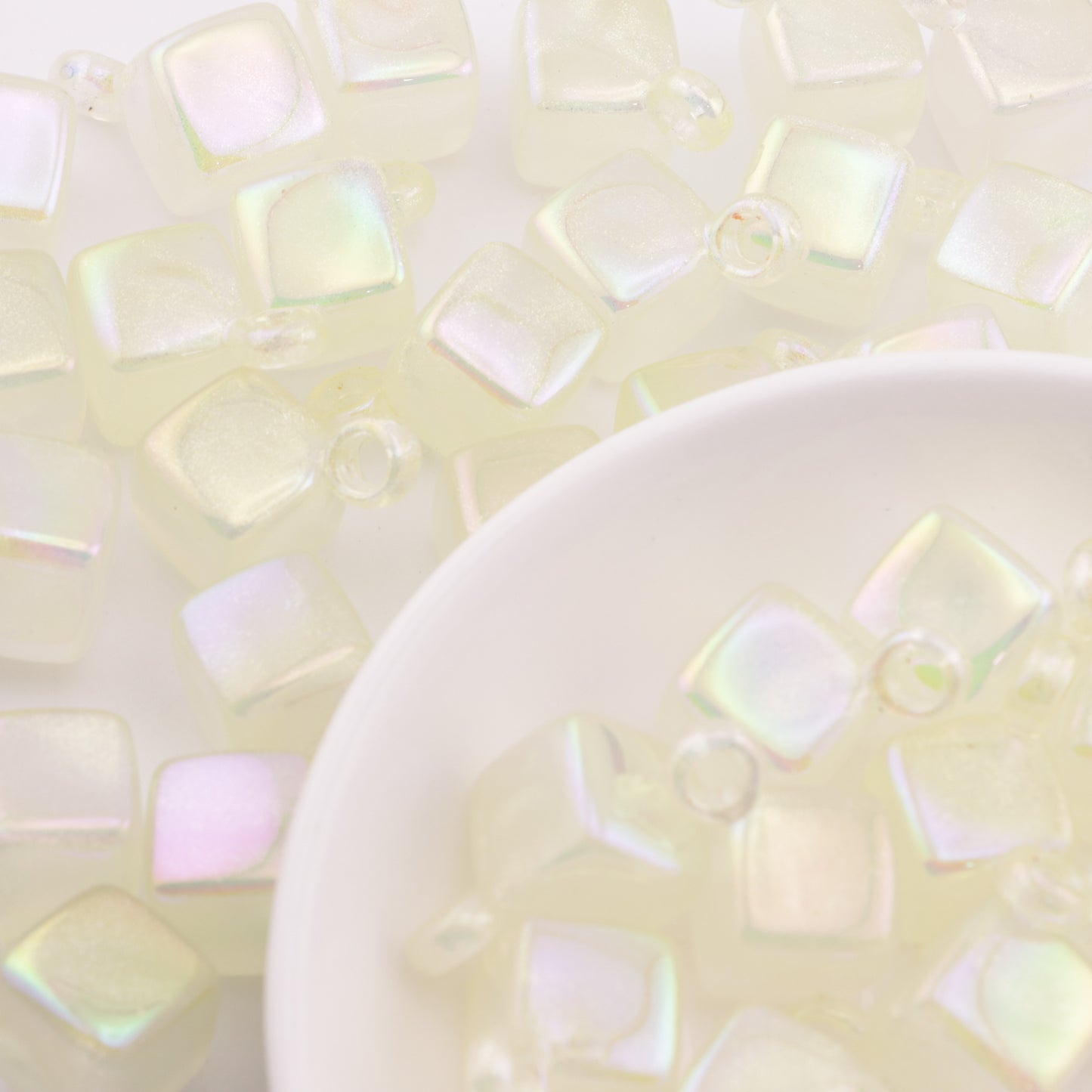 FS3423- 16mm Fine Glitter Square Car Hanging Beads