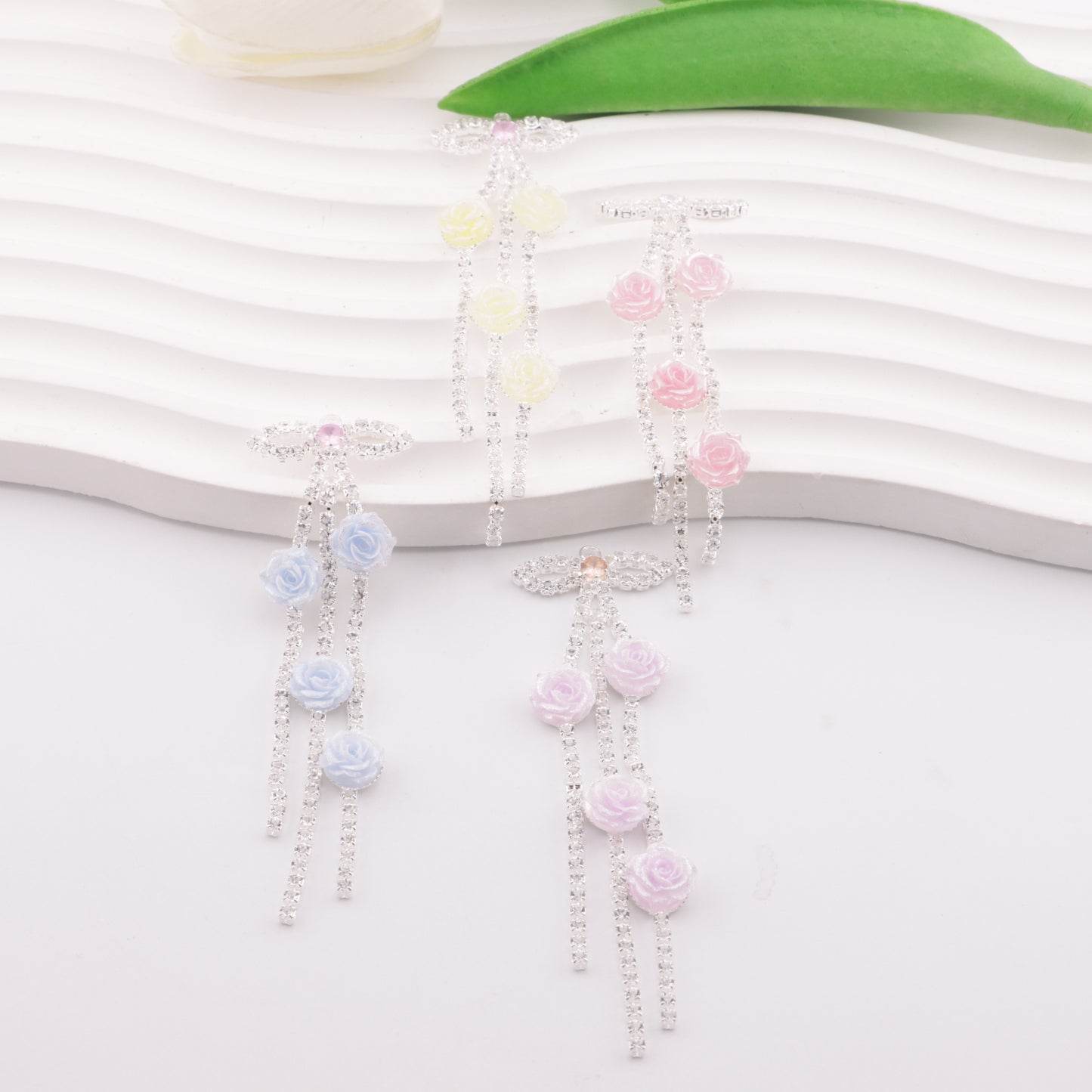 FS5873- Night-Glow Soft Flower Tassel Pendant