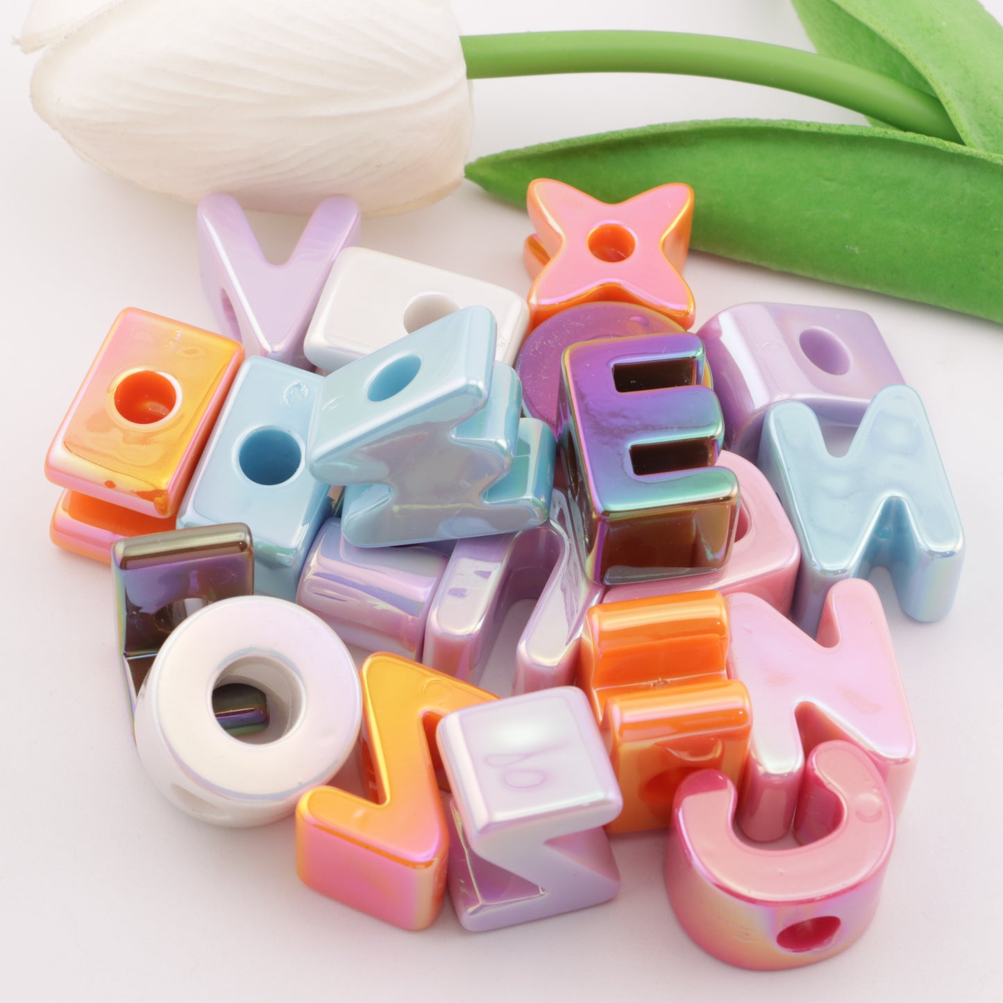 FS5726- UV Plated Letter Acrylic Beads