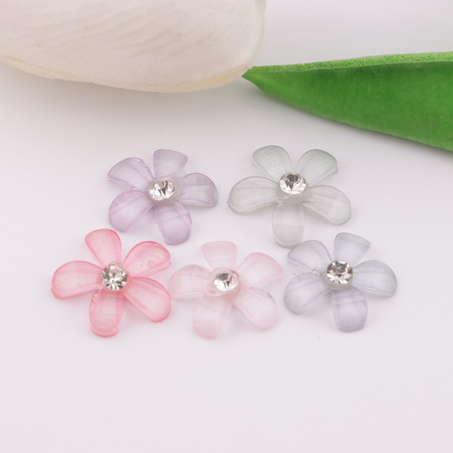 FS5903- 16mm Five-Petal Flower With Diamonds