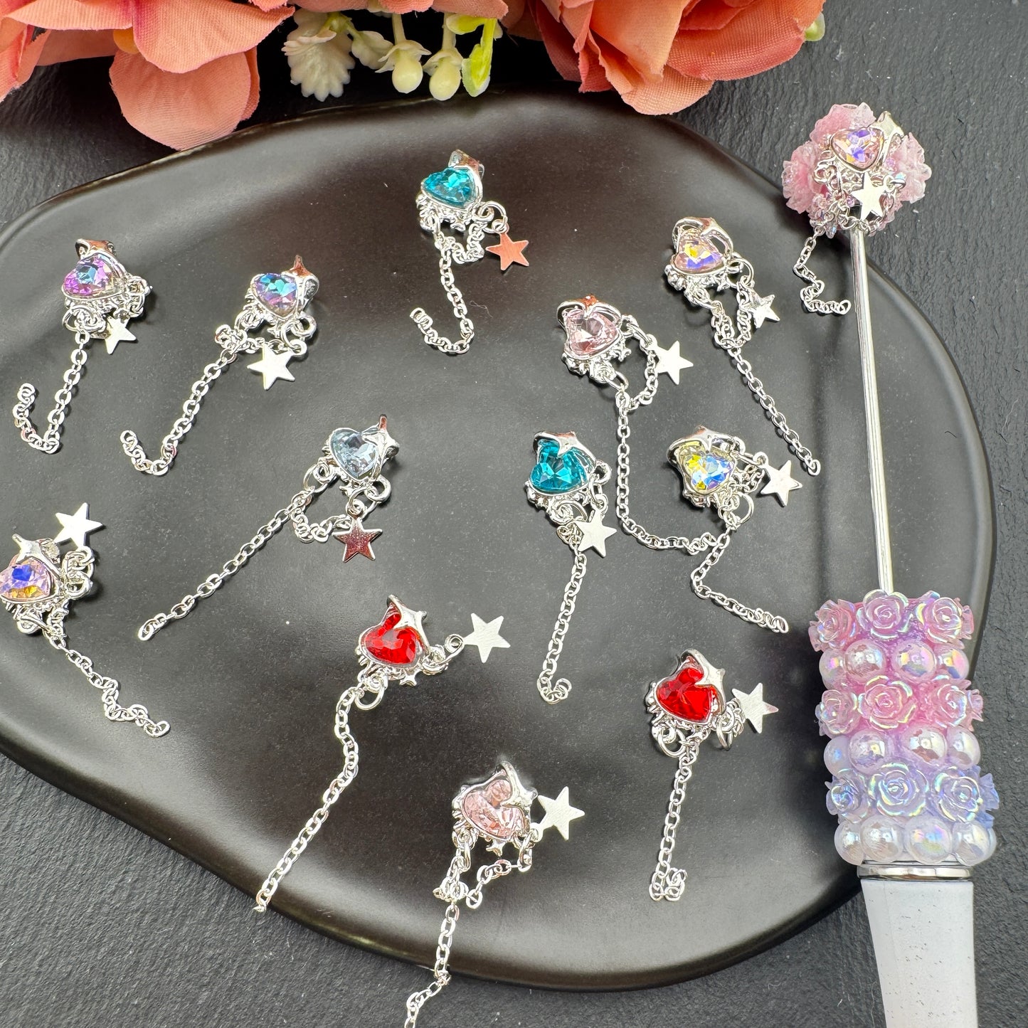 FS5413- 11×32mm Heart-shaped Alloy Pendant Nail Stickers
