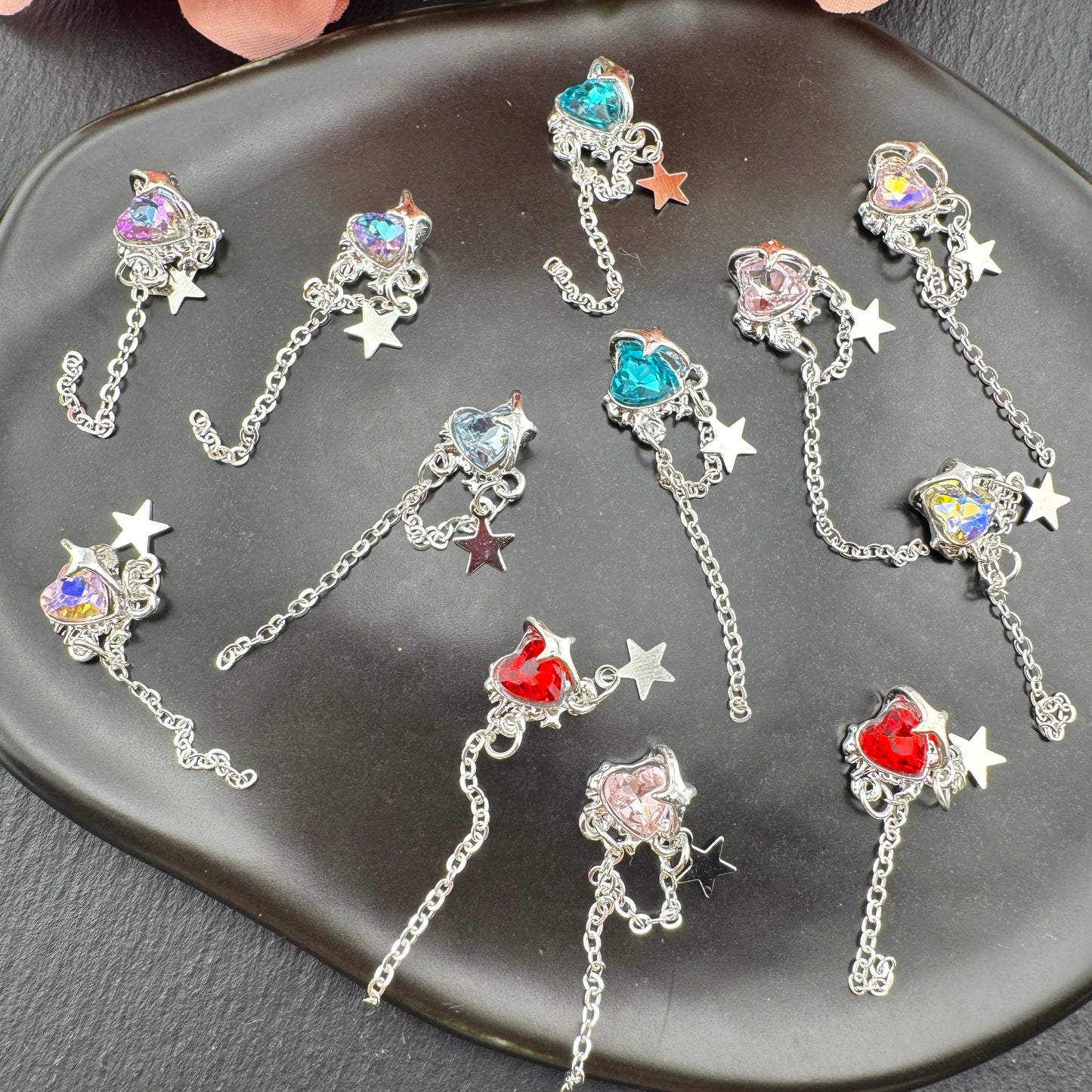 FS5413- 11×32mm Heart-shaped Alloy Pendant Nail Stickers