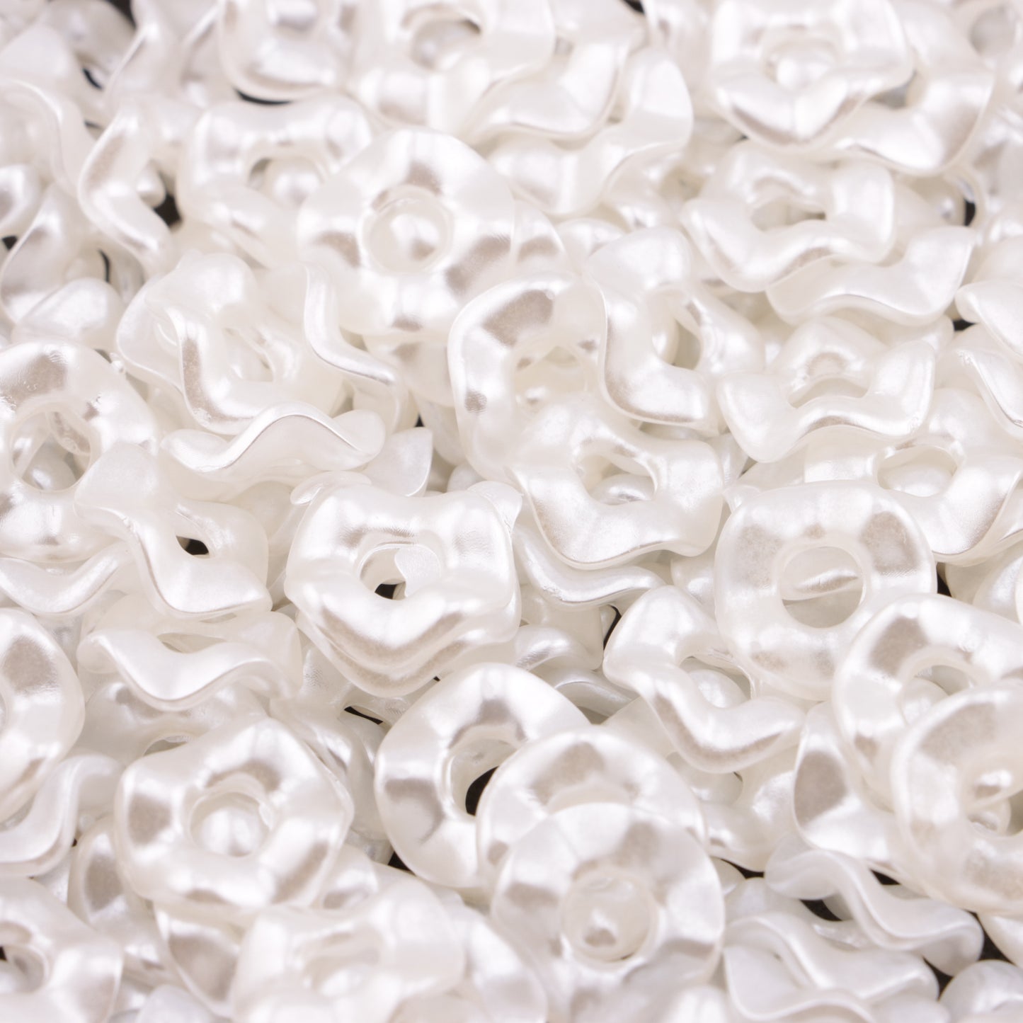 FS5850- 13mm Pearlescent Wavy Spacers Pearlescent Wavy Spacers