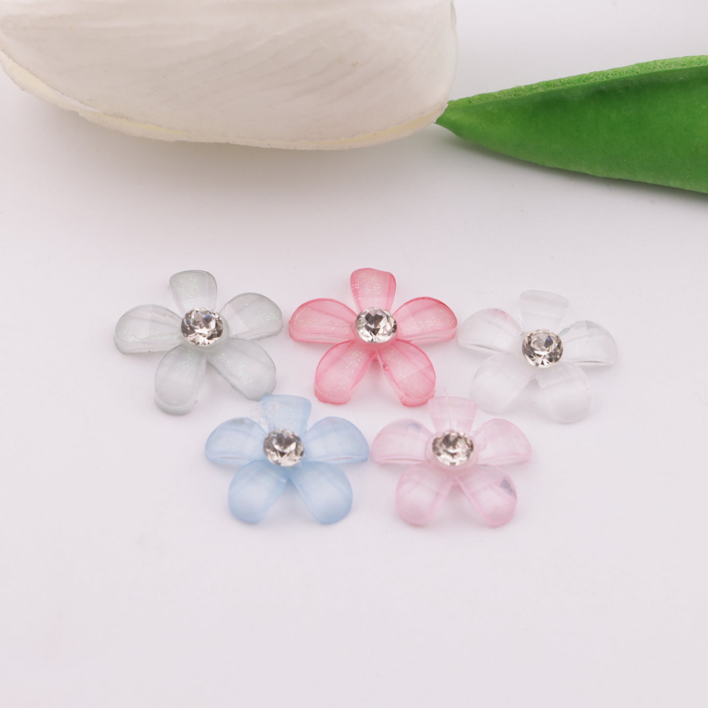 FS5227- 15mm Five-petal Resin Stickers With Diamonds