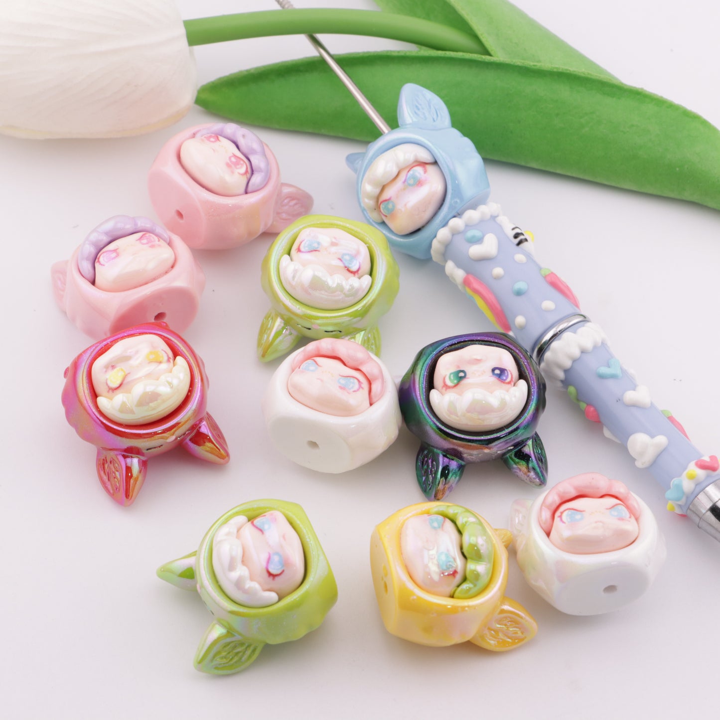 FS3555- UV-Plated Cute Cartoon Resin Through-Hole Resin Beads