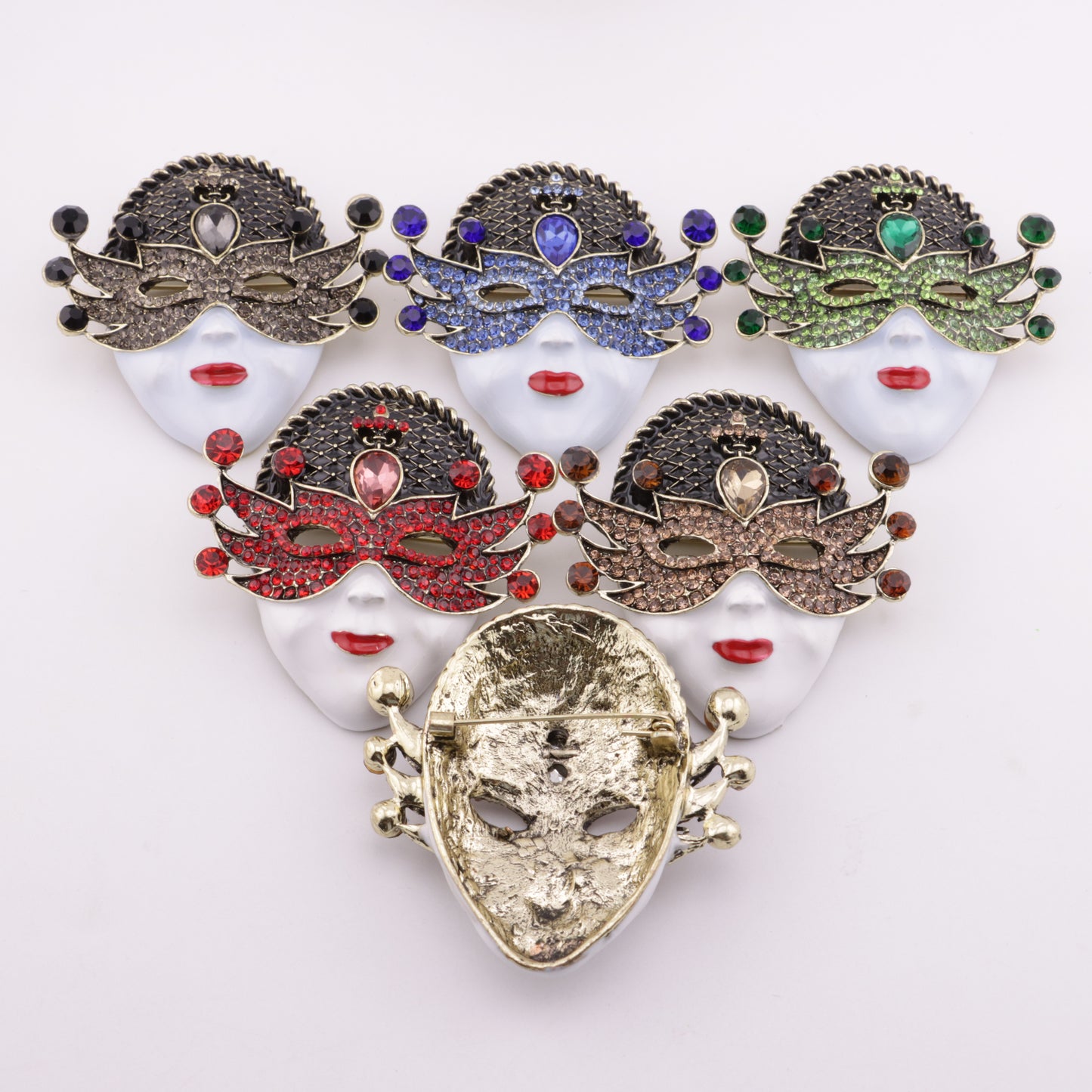 FS5696- Queen Mask Metal Brooch
