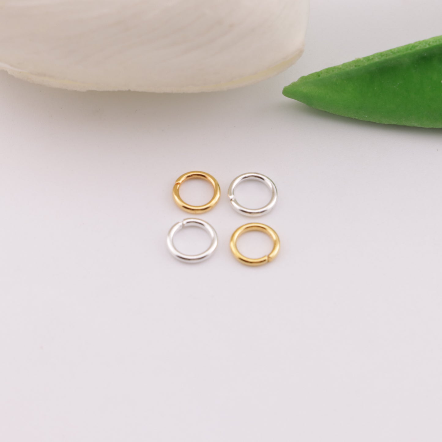 FS6083- 6mm Closed Jump Rings Closed And Open Loops