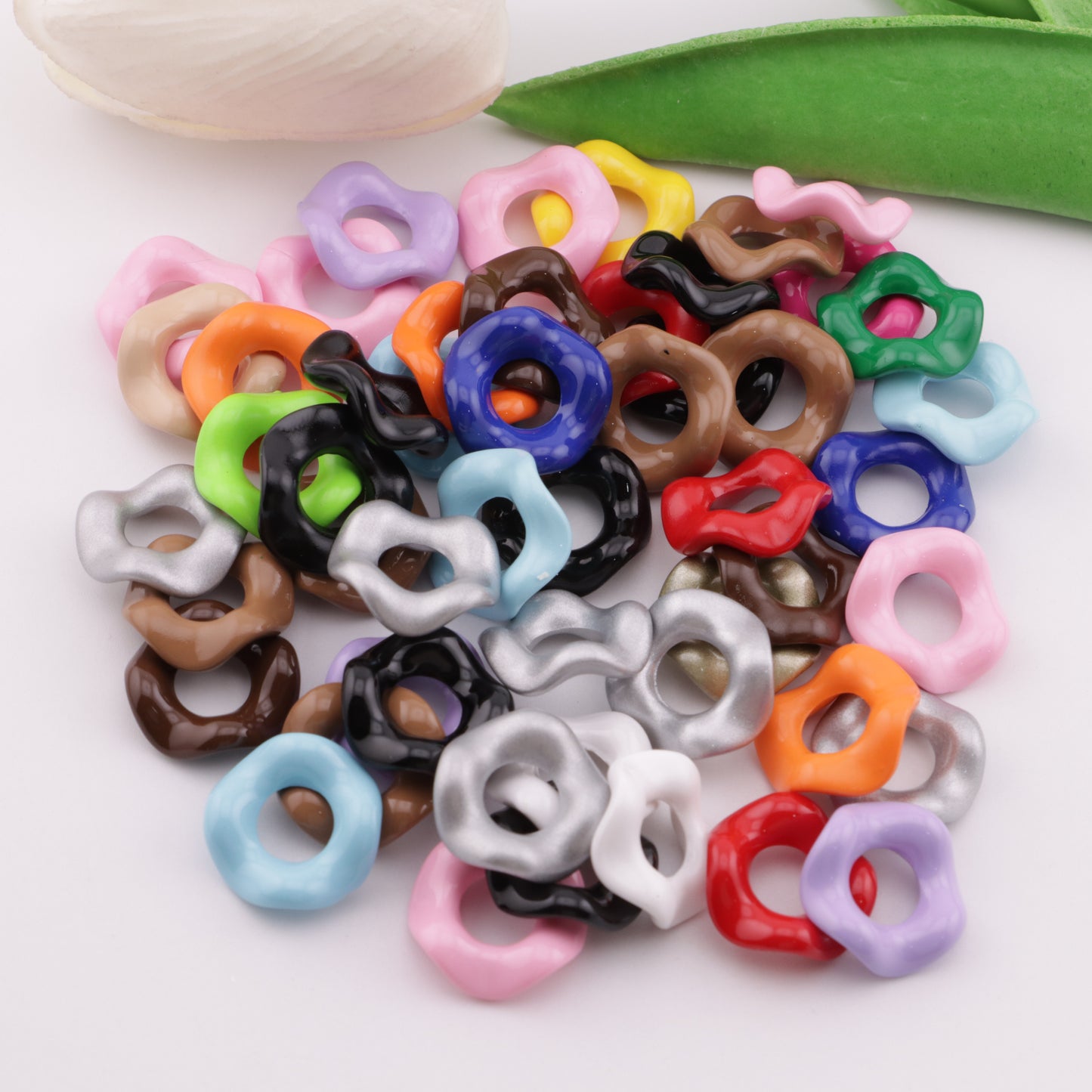 FS6086- Approximately 13×13 Mm Wave Separating Beads