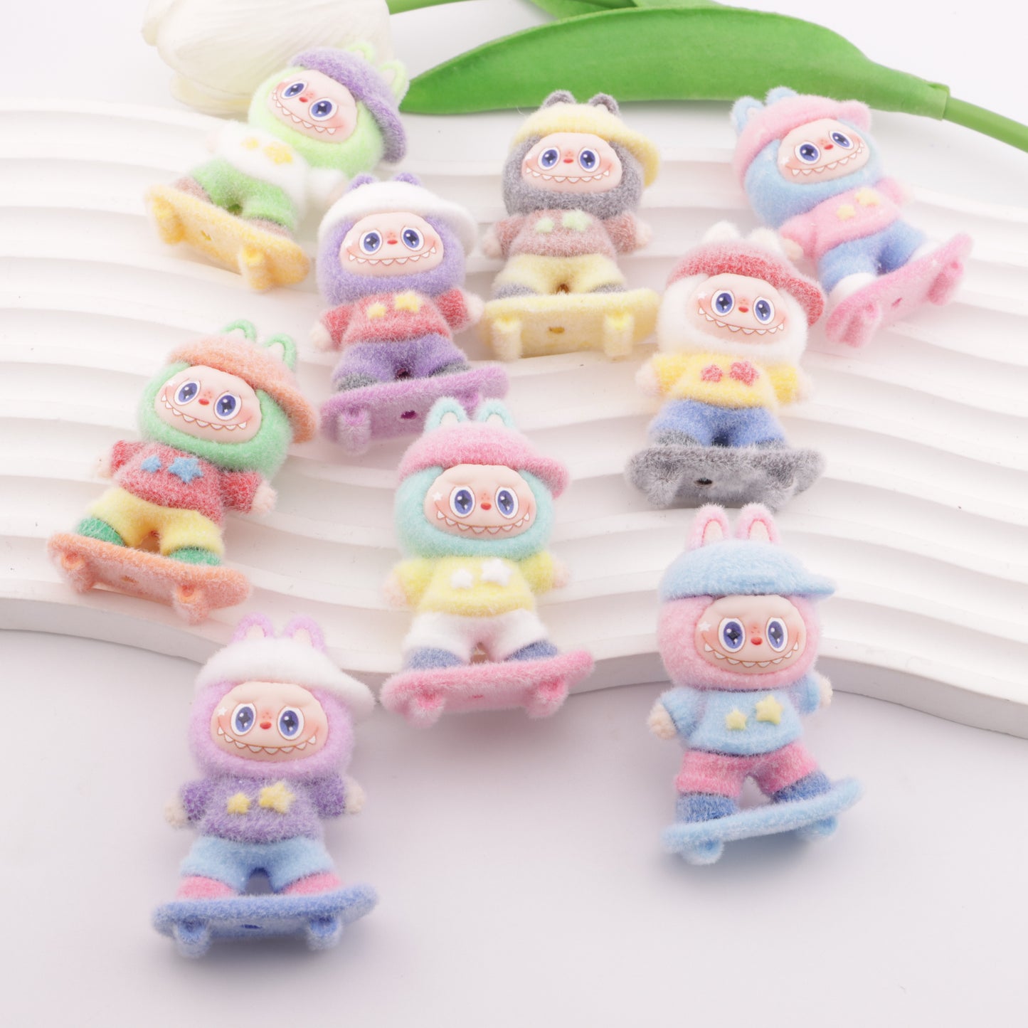 FS6109- Flocked Labubu Skateboard Through-Hole Beads