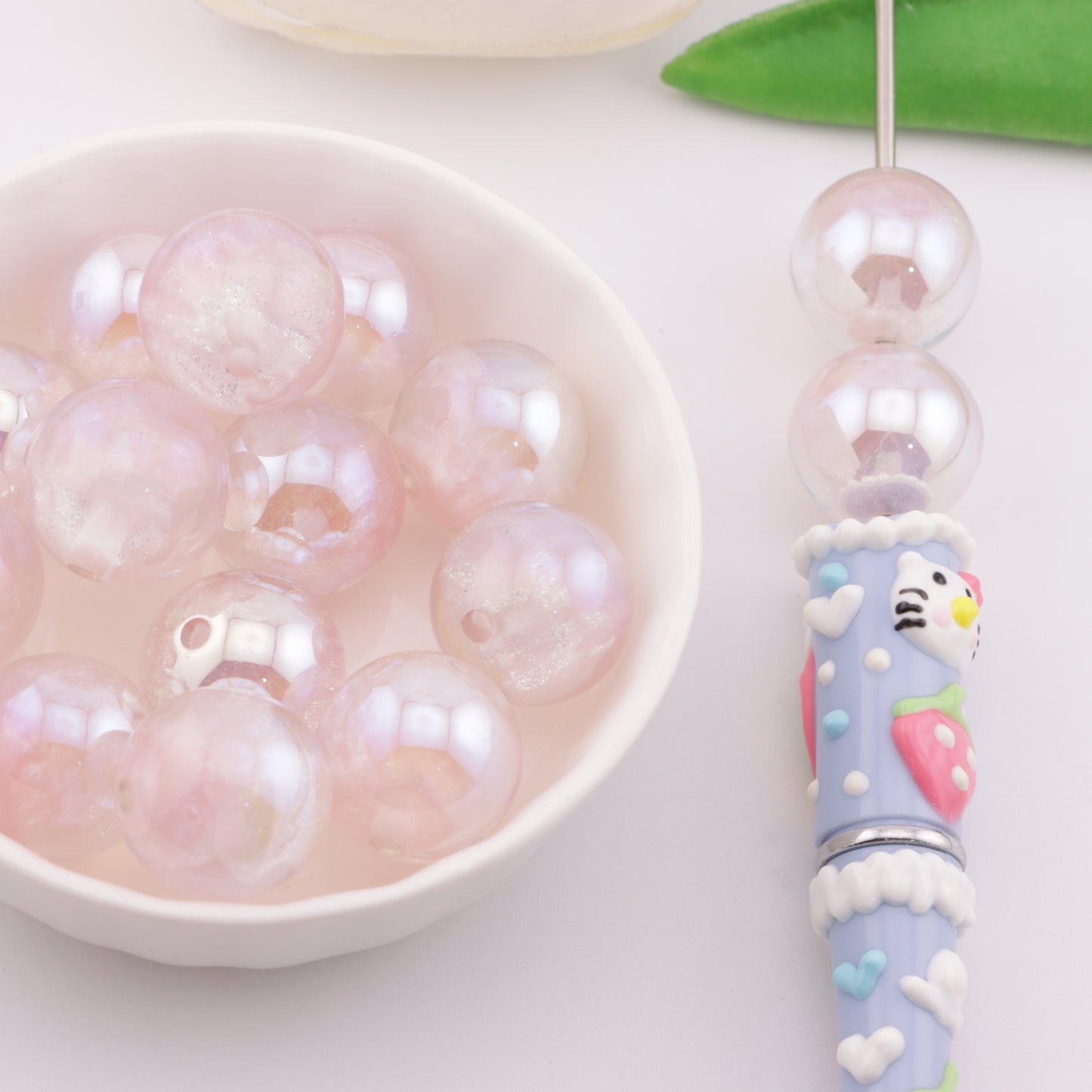 FS6124- 16mm Glow-in-the-dark Photochromic Resin Beads