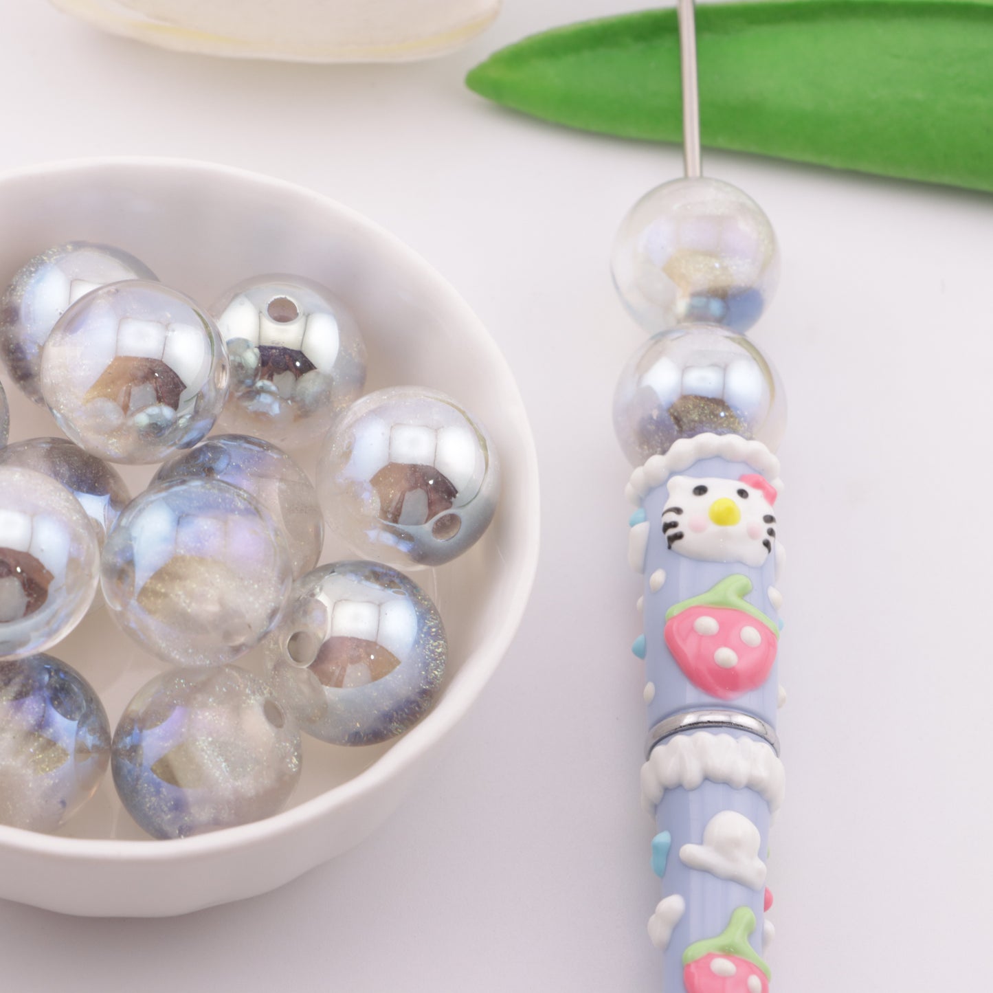 FS6124- 16mm Glow-in-the-dark Photochromic Resin Beads