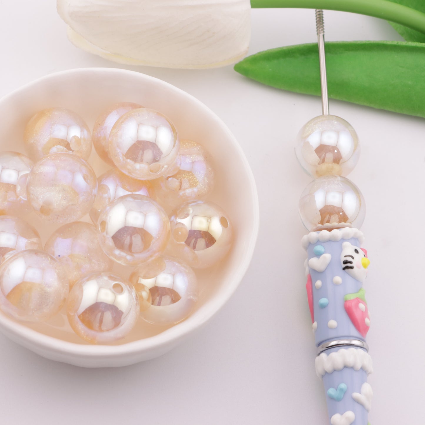 FS6124- 16mm Glow-in-the-dark Photochromic Resin Beads