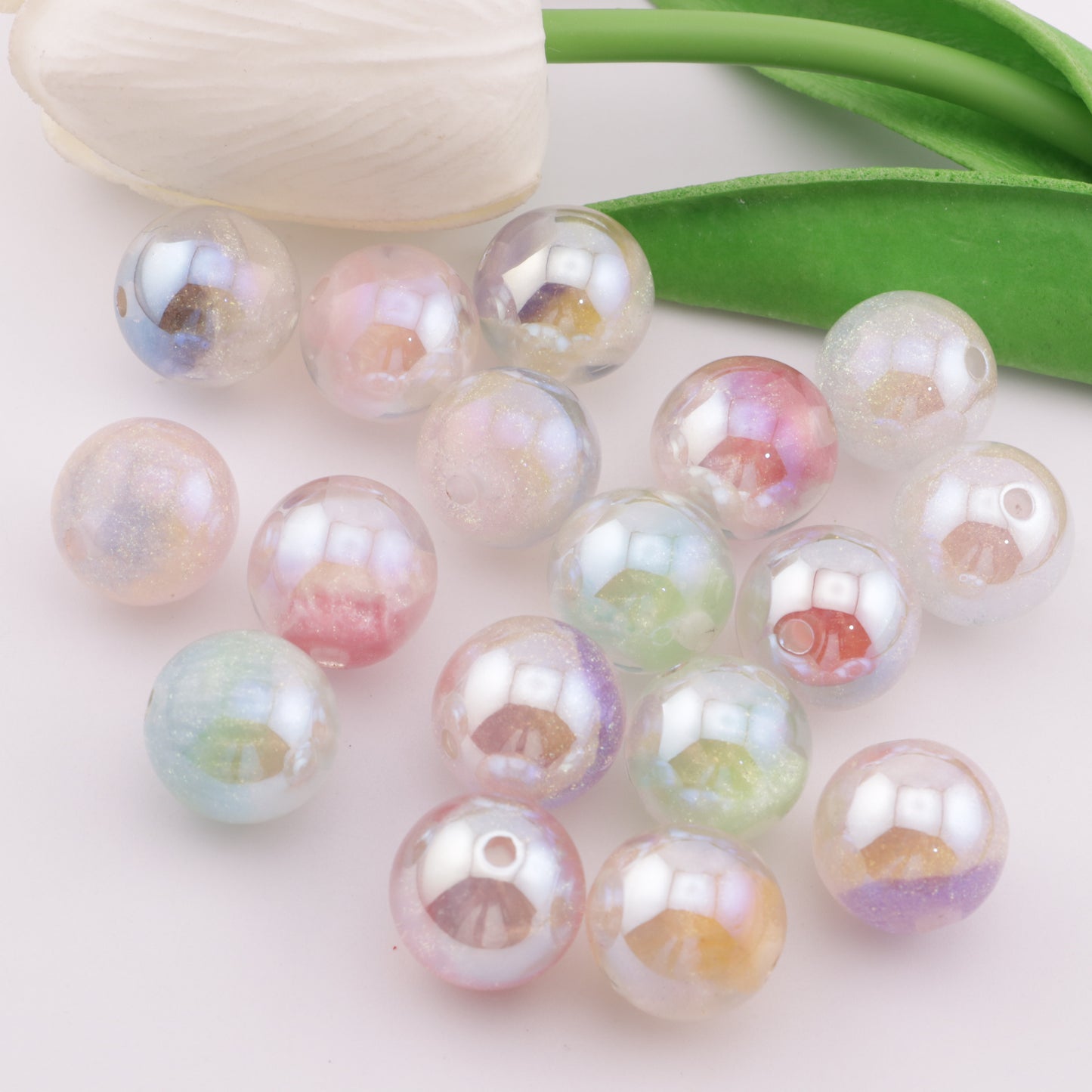 FS6124- 16mm Glow-in-the-dark Photochromic Resin Beads