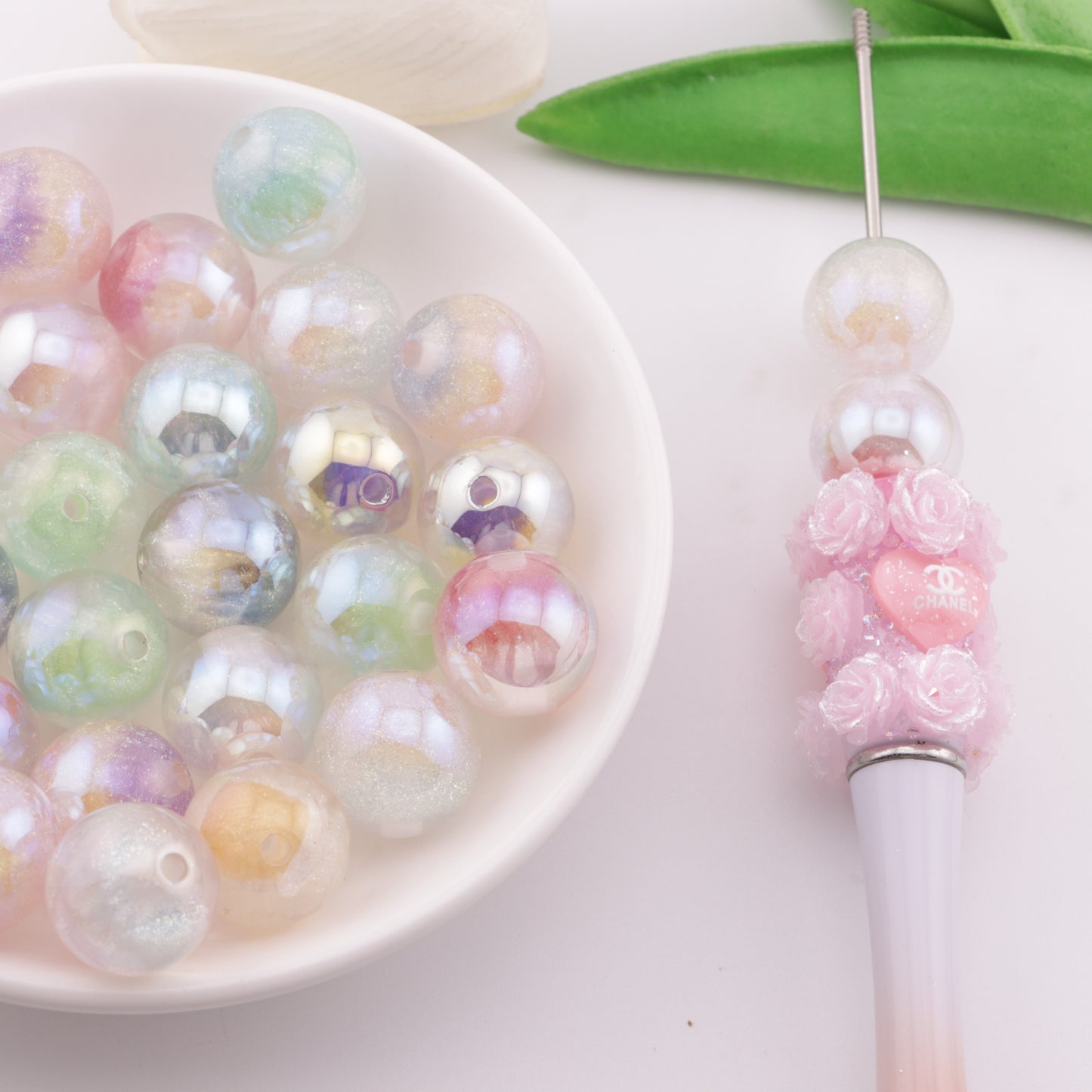 FS6124- 16mm Glow-in-the-dark Photochromic Resin Beads