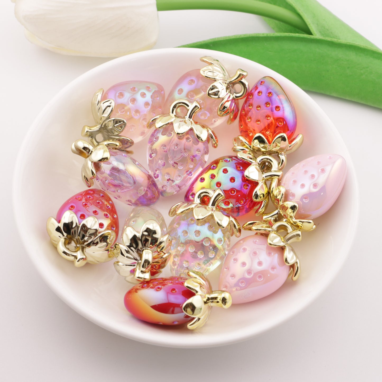 FS6139- Strawberry Pendant Strawberry Pendant