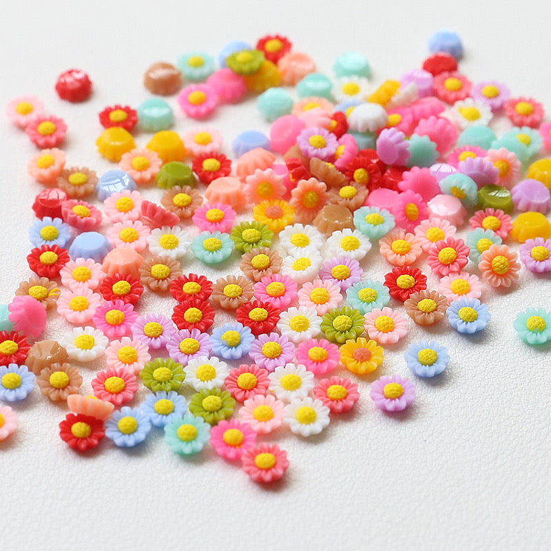 FS1317- 6MM Dasiy Flower Resin Nail Charms For Making Fancy Bead Or Fancy Pen