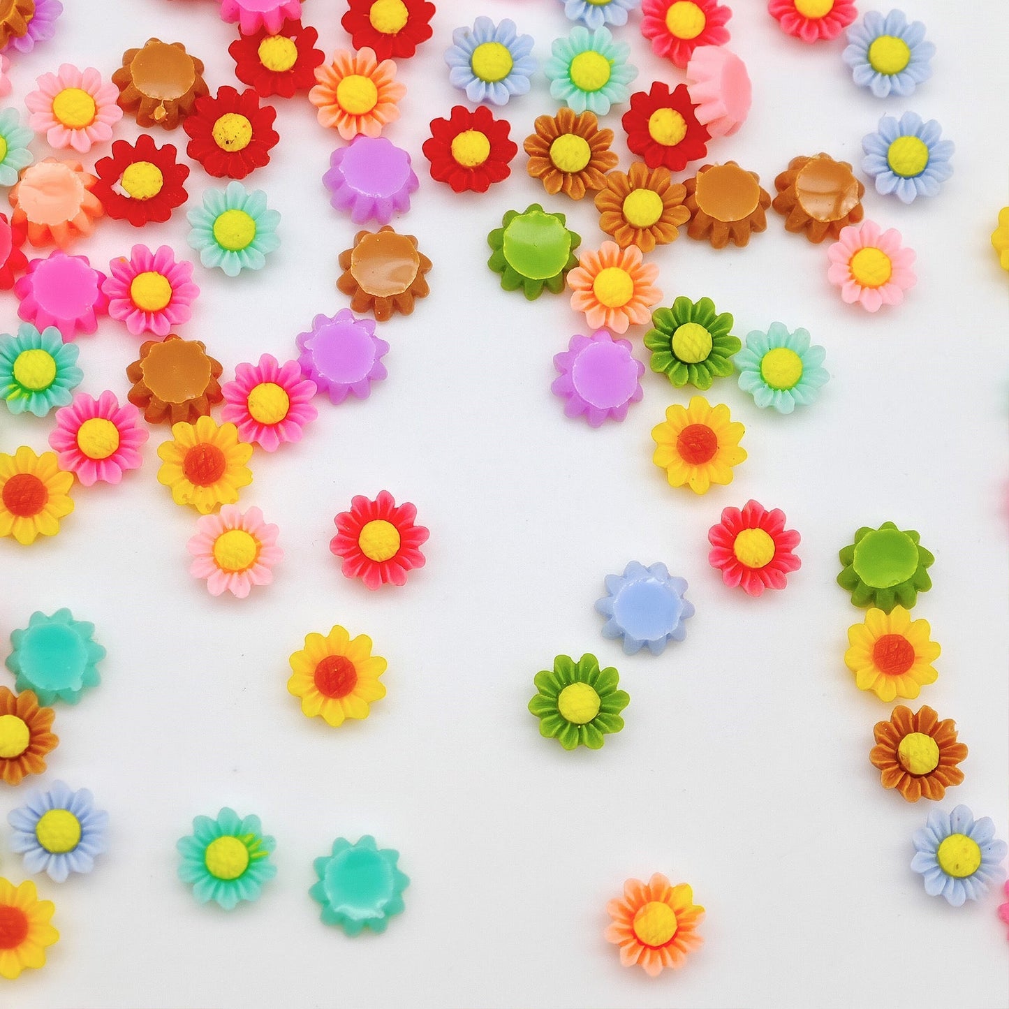 FS1317- 6MM Dasiy Flower Resin Nail Charms For Making Fancy Bead Or Fancy Pen