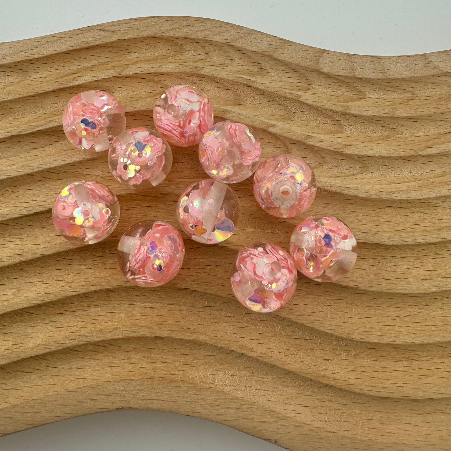 FS1320- 16mm Flower Flower Flash Chip Resin Beads