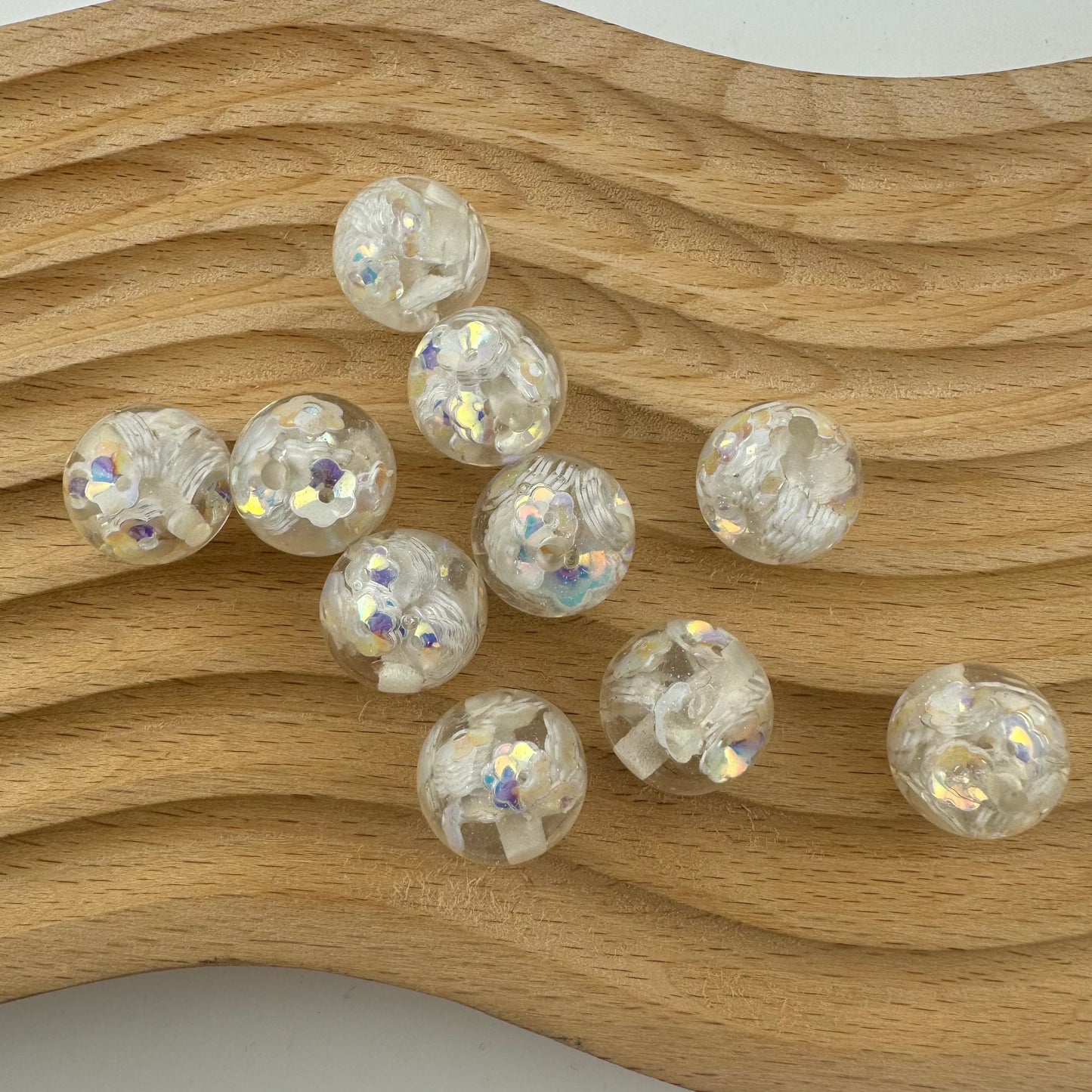 FS1320- 16mm Flower Flower Flash Chip Resin Beads