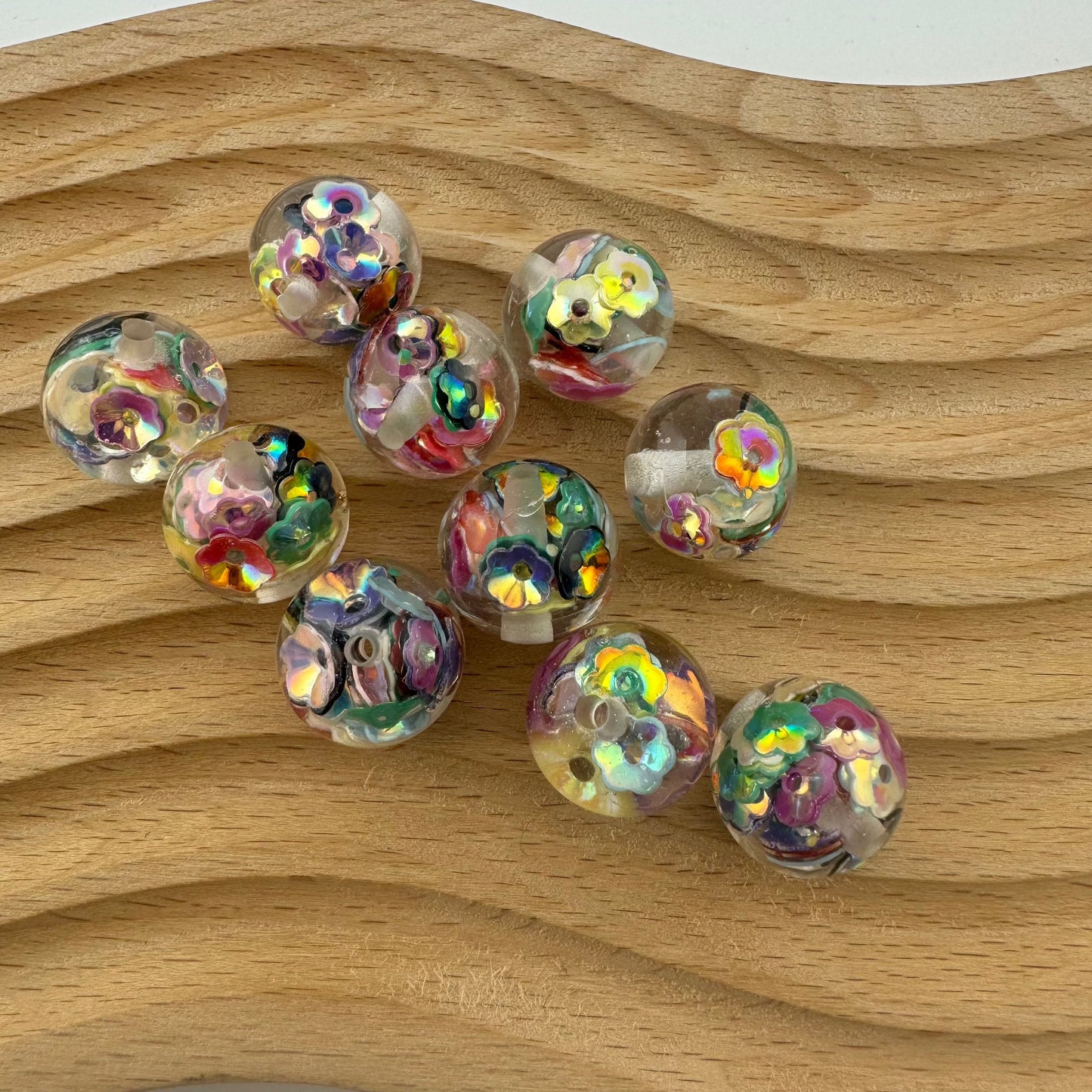 FS1320- 16mm Flower Flower Flash Chip Resin Beads
