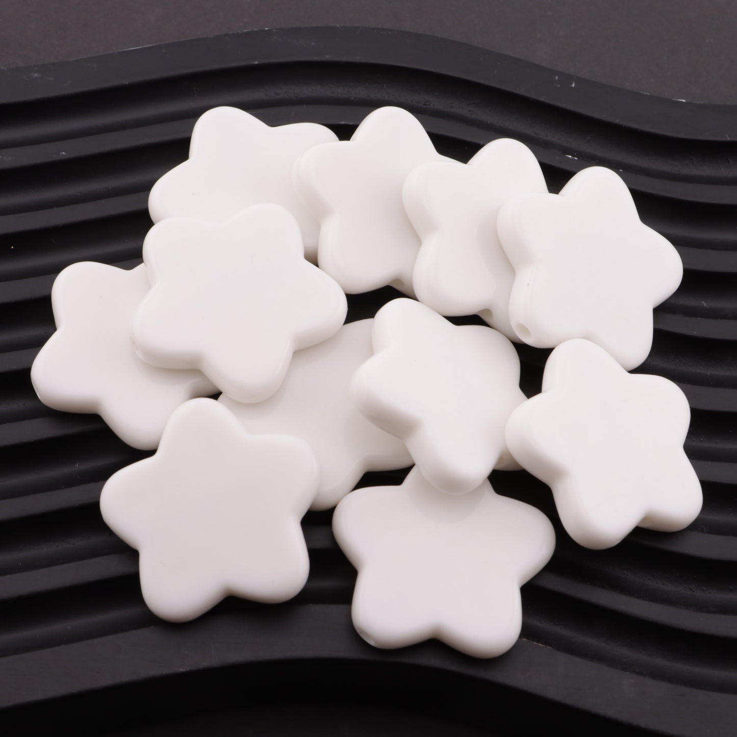 FS6183- 30mm Star Based Beads With Rounded Corners