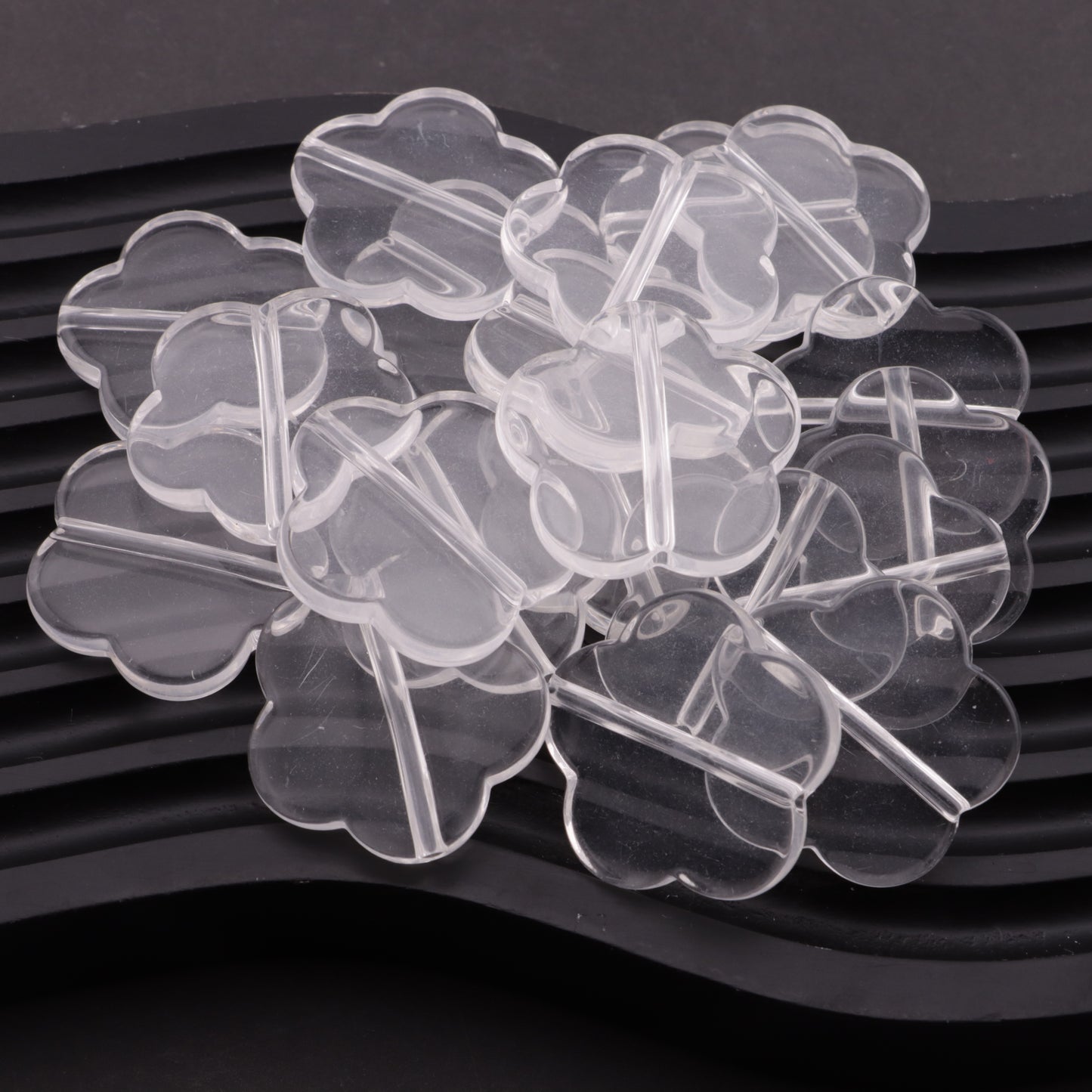 FS6218- 32mm Clear Five - Petal Flower - Based Beads